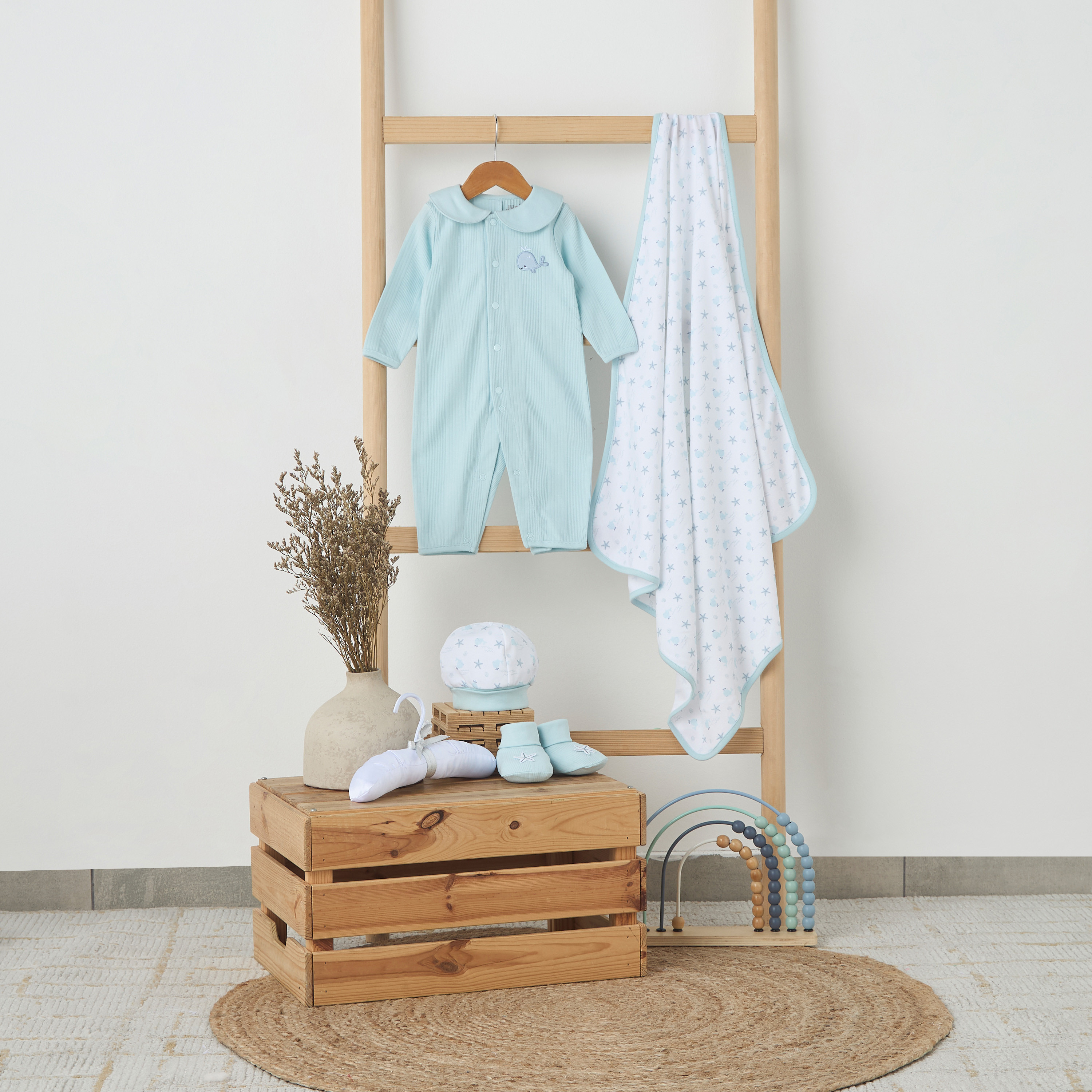 طقم هدايا ملابس 5 قطع بتصميم نجوم من جونيورز-baby-boys-clothing-setsandcoords-image-10