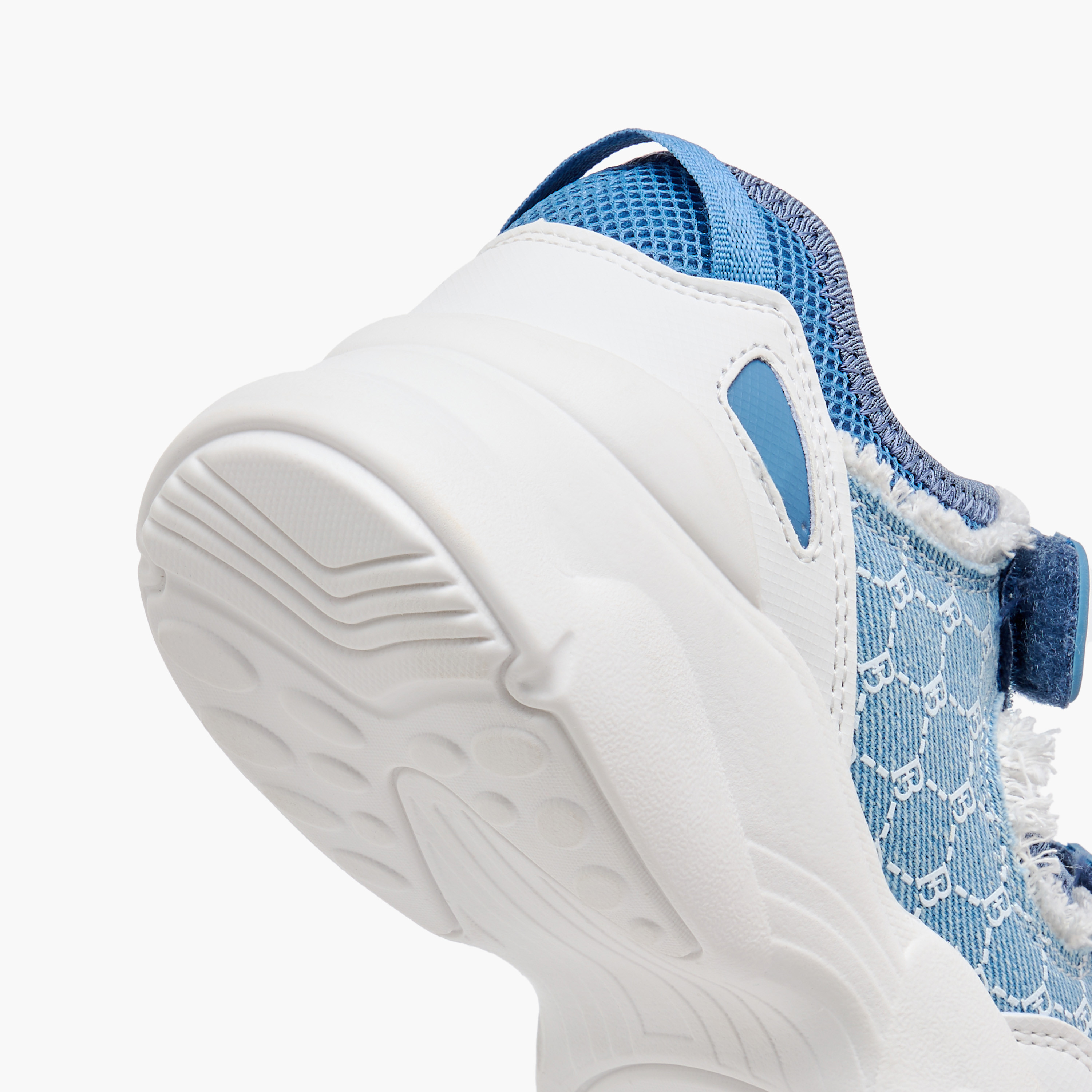 حذاء سنيكرز بشريط إغلاق لاصق وطبعات مونوجرام من فلورا بيلا-women-shoes-sneakers-image-10