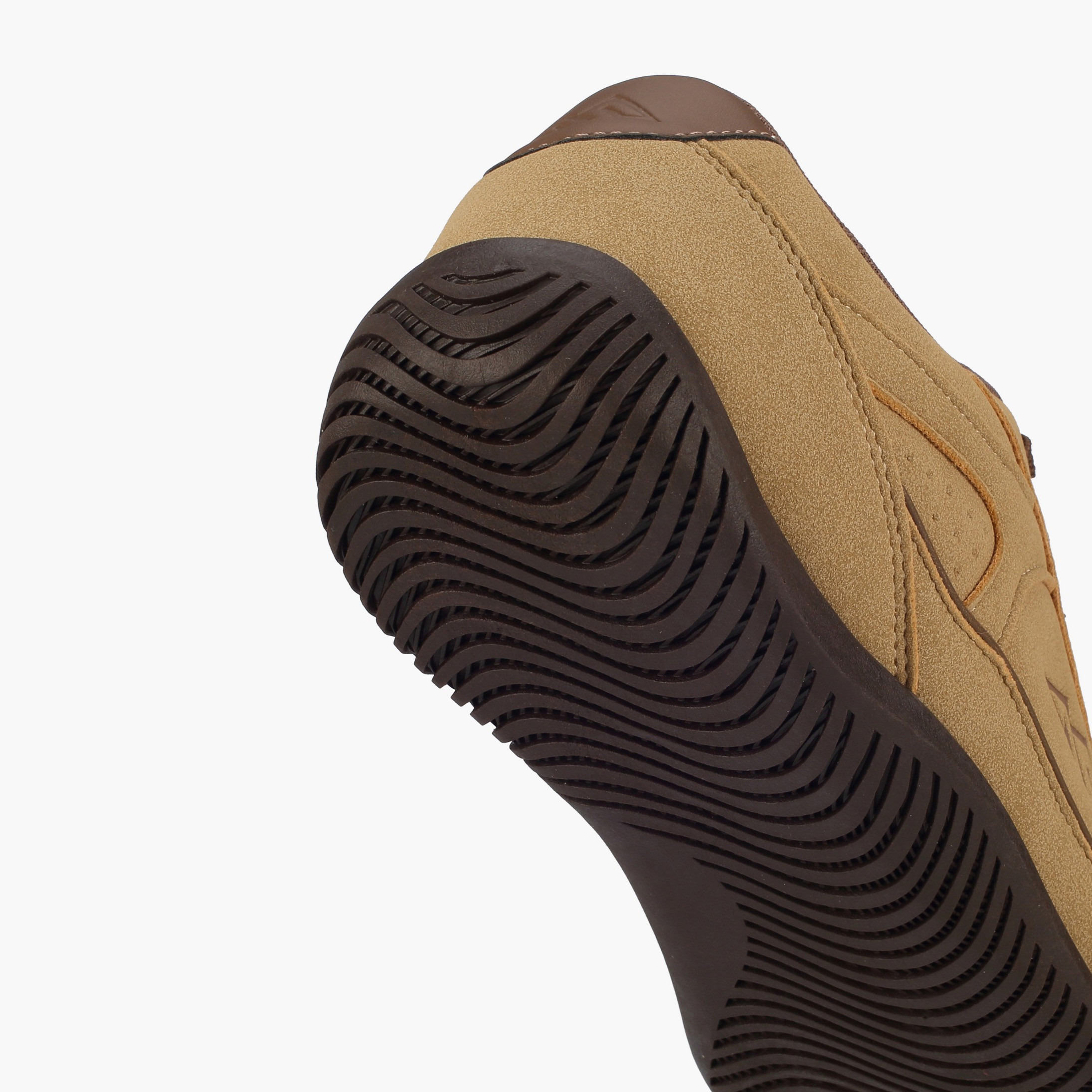 حذاء سنيكرز بطول الكاحل ورباط إغلاق للرجال من أوكلان من شو إكسبريس-men-shoes-sneakers-image-5