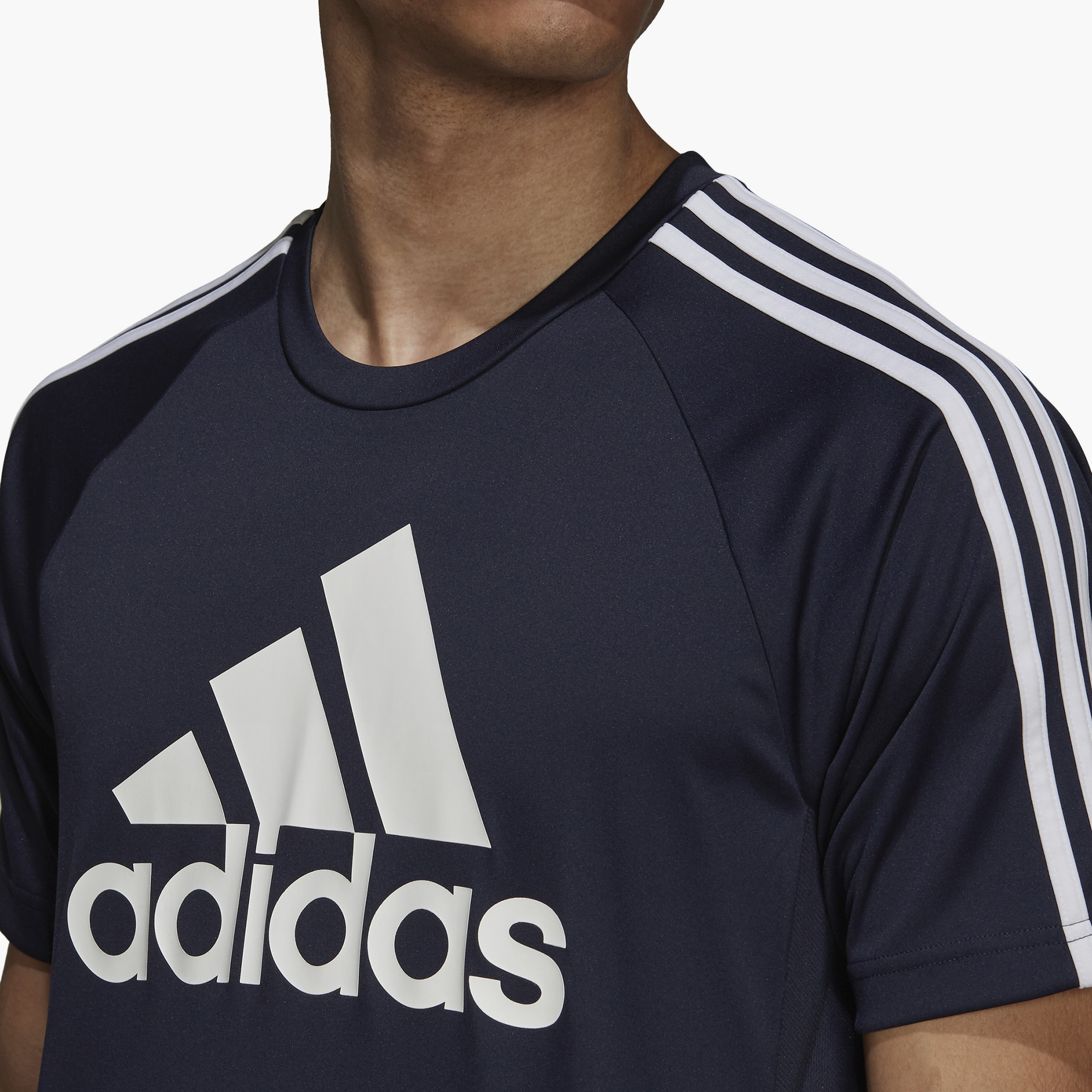 جيرسي اديداس رجالي بشعار إم سيرينو بوس تي 2-men-clothing-sportswearandactivewear-tshirtsandpolos-image-4