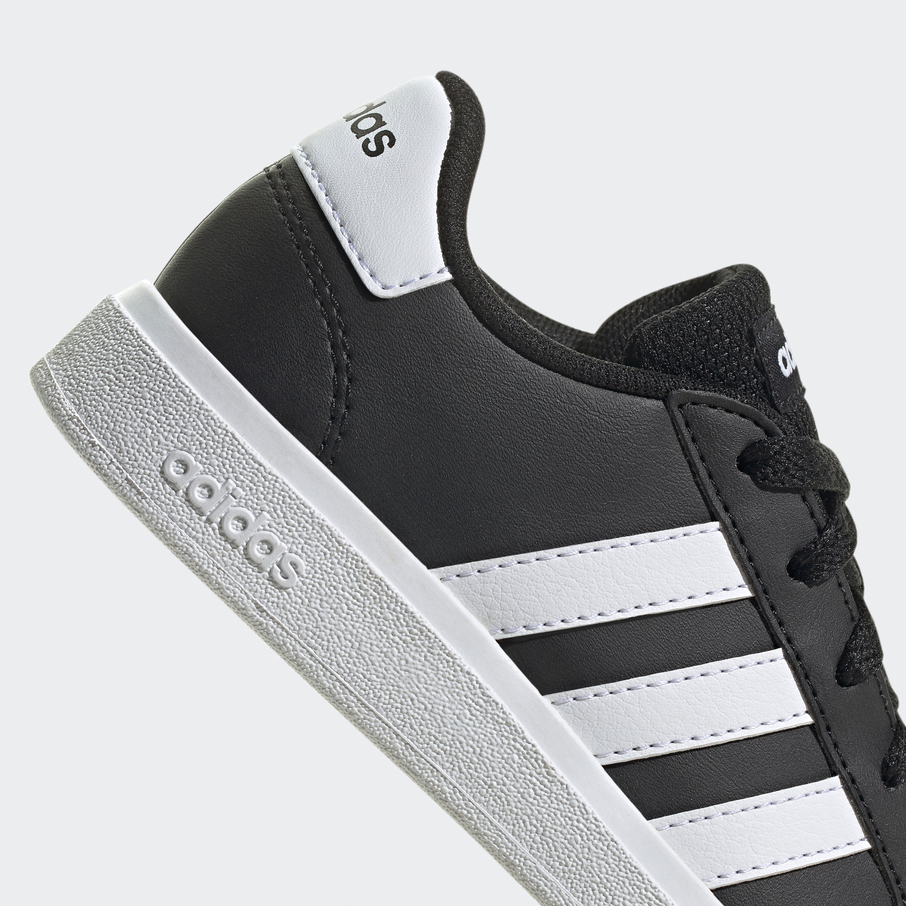حذاء رياضي جراند كورت لايف ستايل برباط من اديداس كيدز  FZ6158|OE-boys-shoes-schoolshoes-image-8