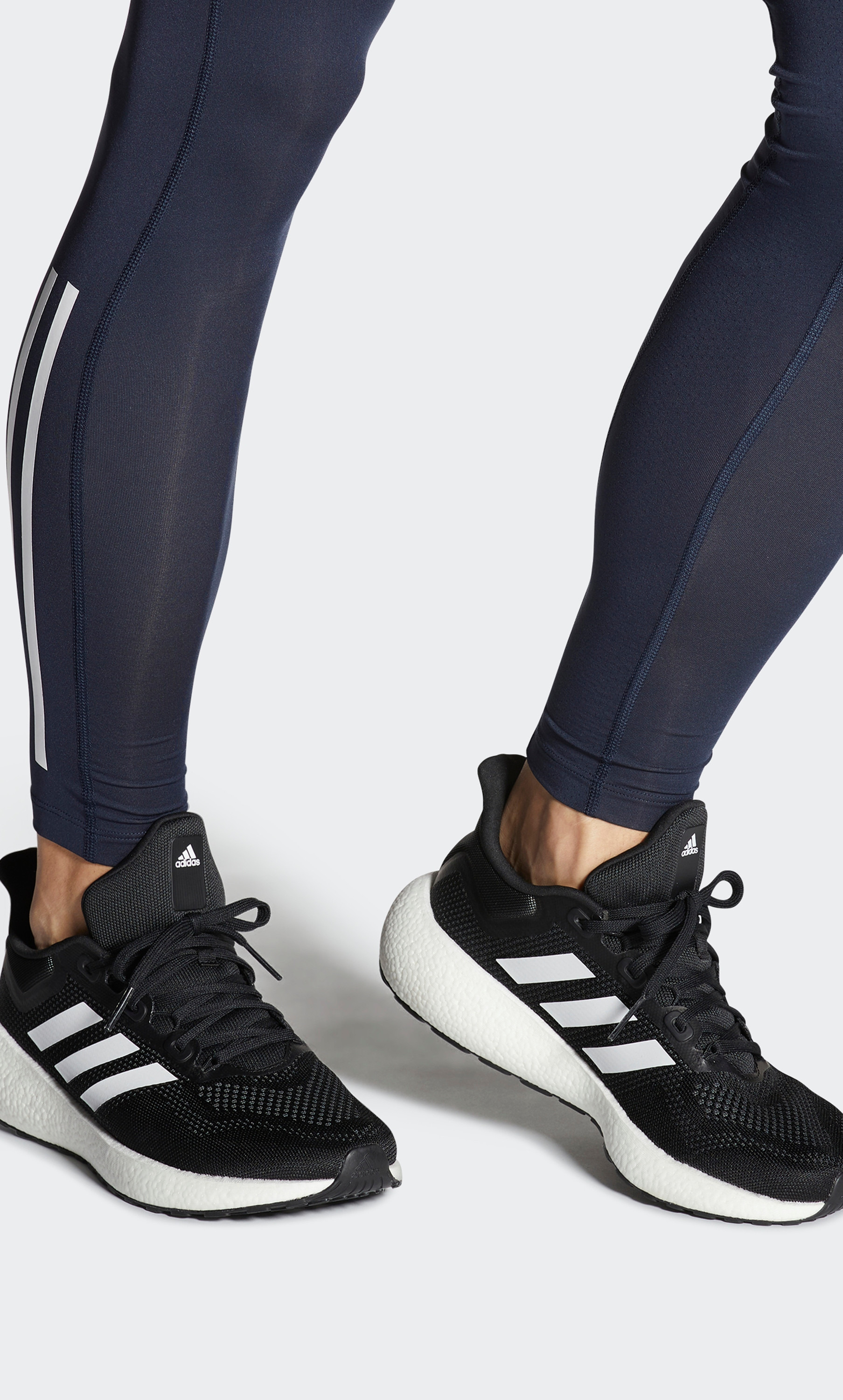 GW8588 حذاء جري بتصميم بيور بوست جيت للجنسين من اديداس-sports-men-shoes-image-2