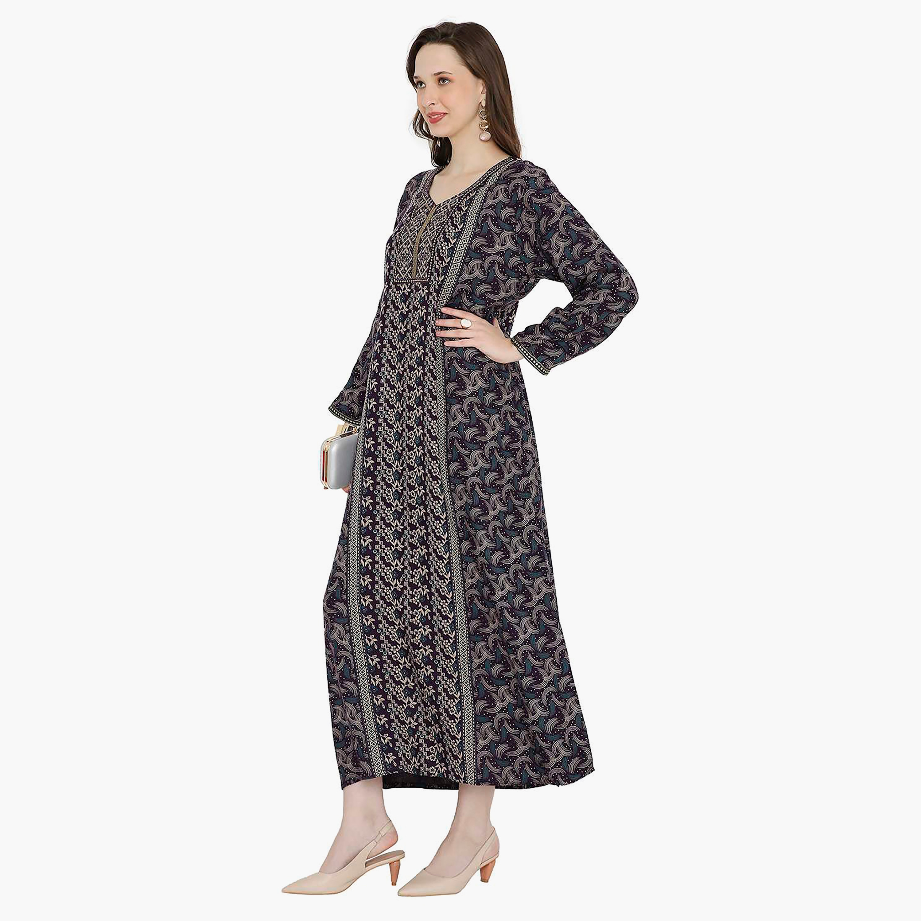 جلابية نسائية مطرزة بعقدة عنق من هانا آند سارة-women-arabicclothing-jalabiyas-image-13