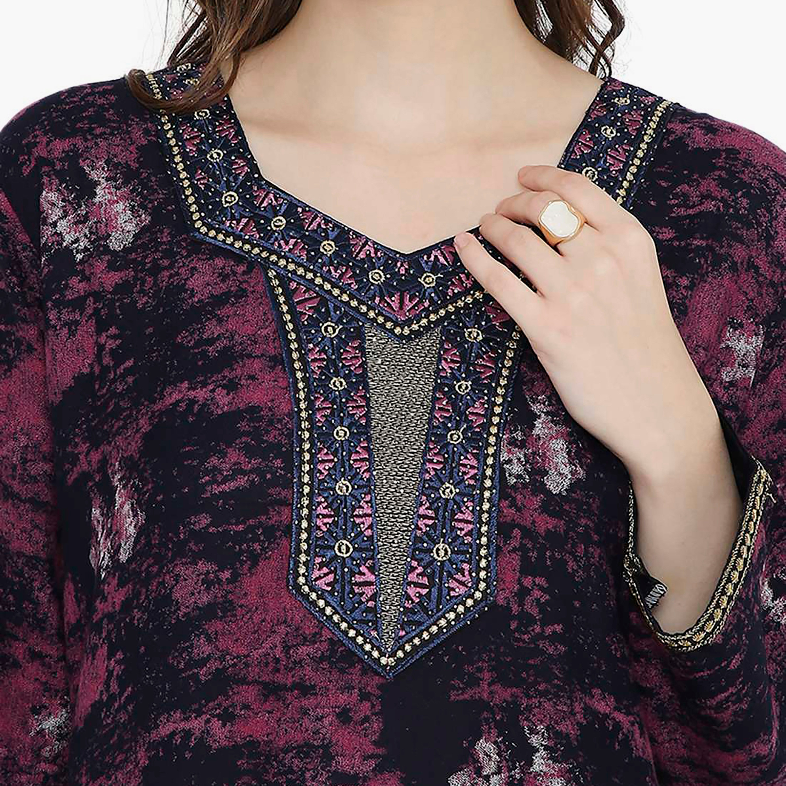 جلابية نسائية مطرزة بعقدة عنق من هانا آند سارة-women-arabicclothing-jalabiyas-image-2