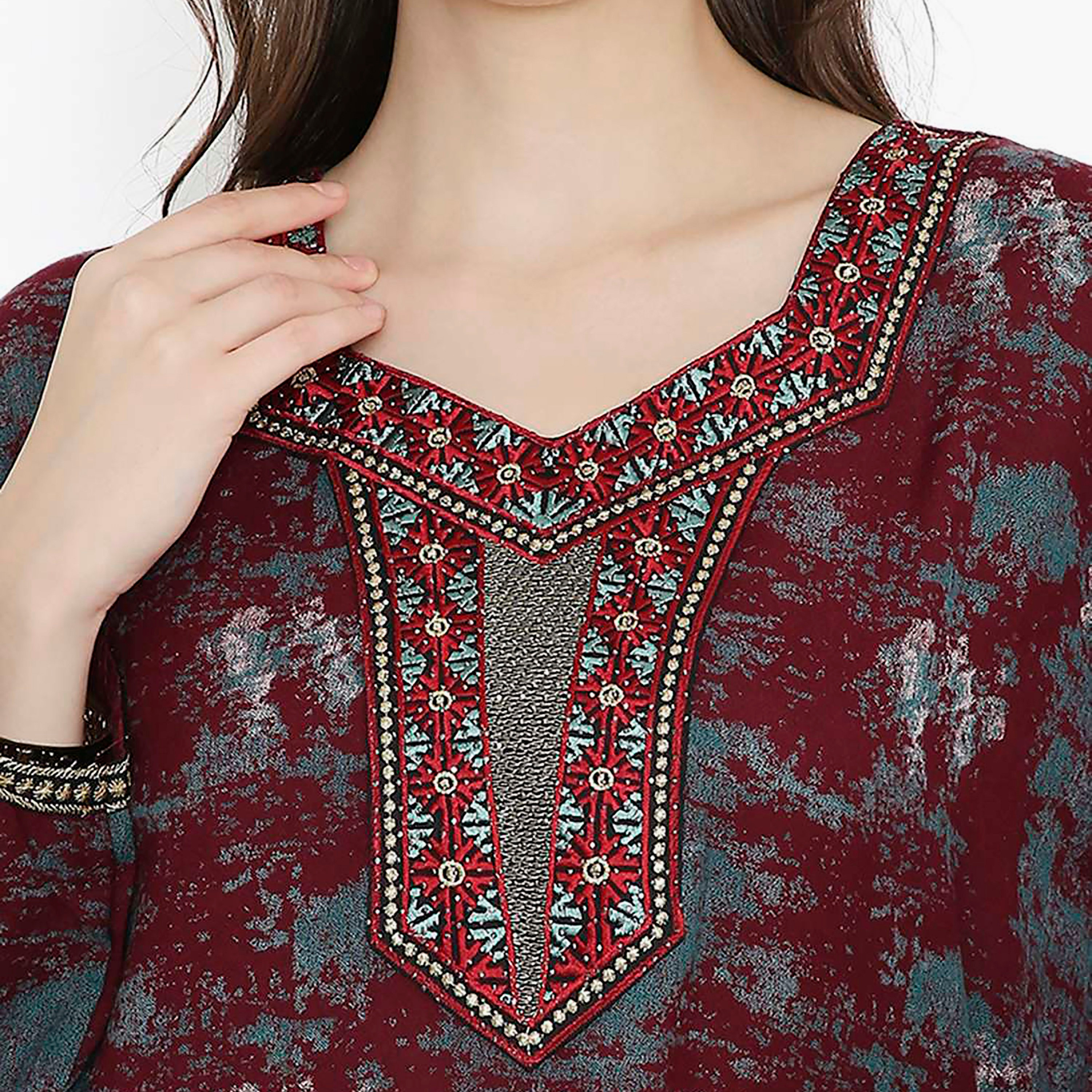 جلابية نسائية مطرزة بعقدة عنق من هانا آند سارة-women-arabicclothing-jalabiyas-image-12