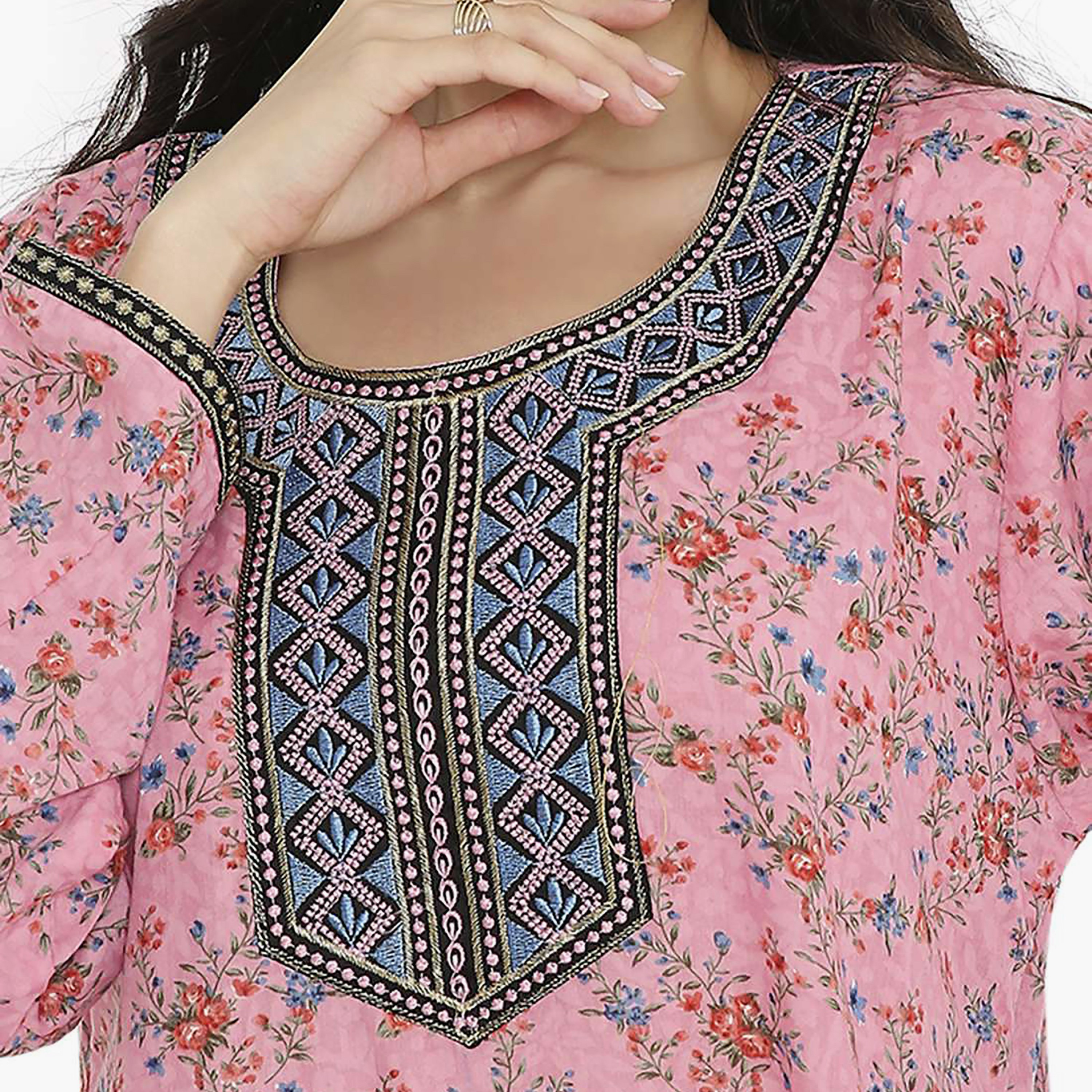جلابية نسائية مطرزة بعقدة وتفاصيل رقبة على شكل زهور من هانا آند سارة-women-arabicclothing-jalabiyas-image-7