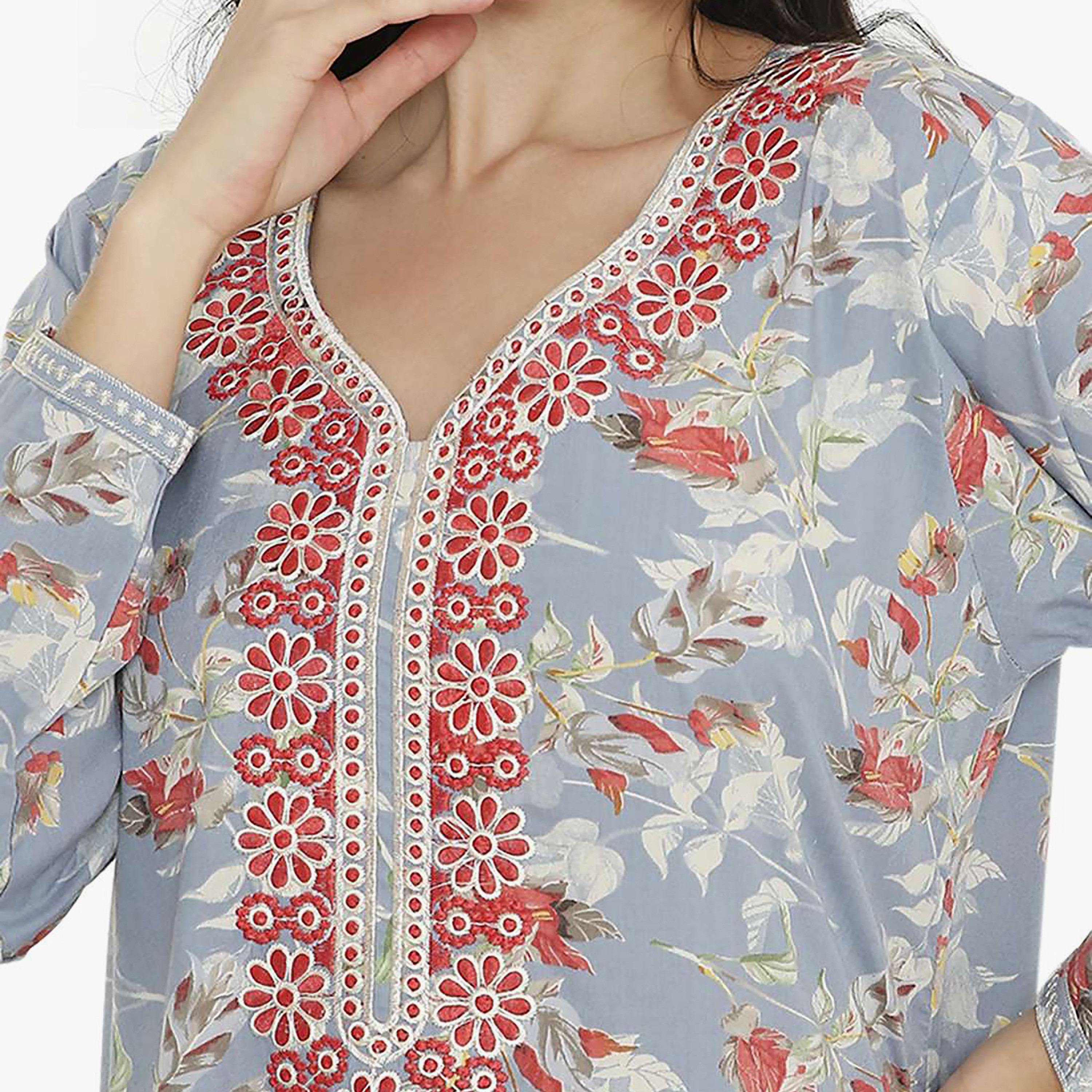 جلابية نسائية مطرزة بالزهور وعقدة عنق من هانا آند سارة-women-arabicclothing-jalabiyas-image-2