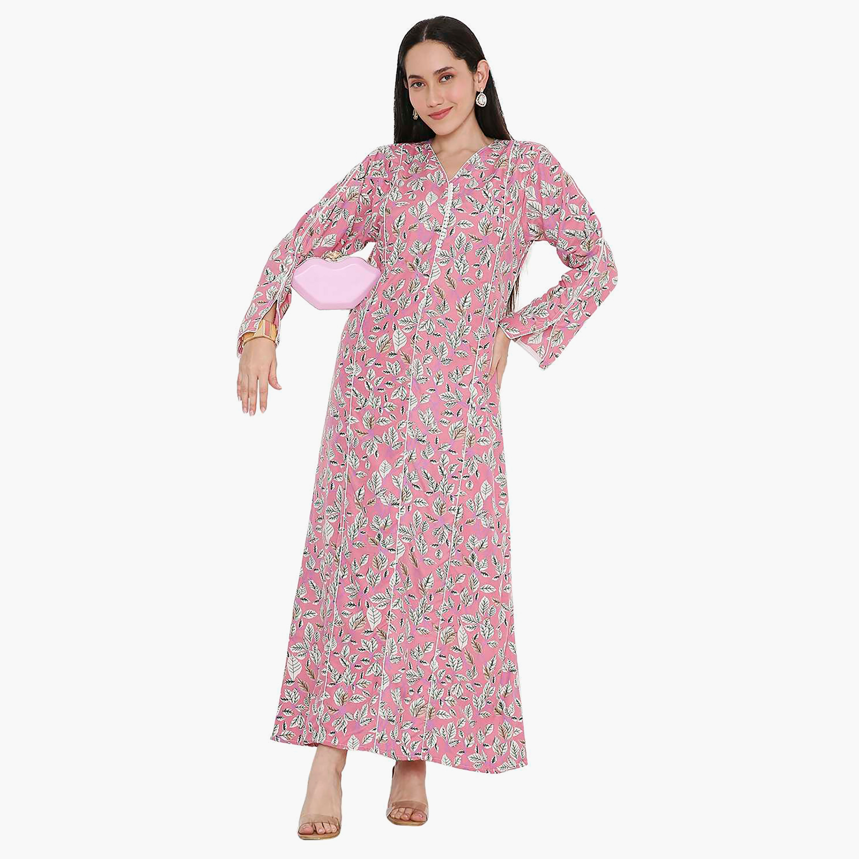 جلابية نسائية بطبعة أوراق الشجر مع أزرار وفتحة رقبة وأكمام مشقوقة من هانا آند سارة-women-arabicclothing-jalabiyas-image-10