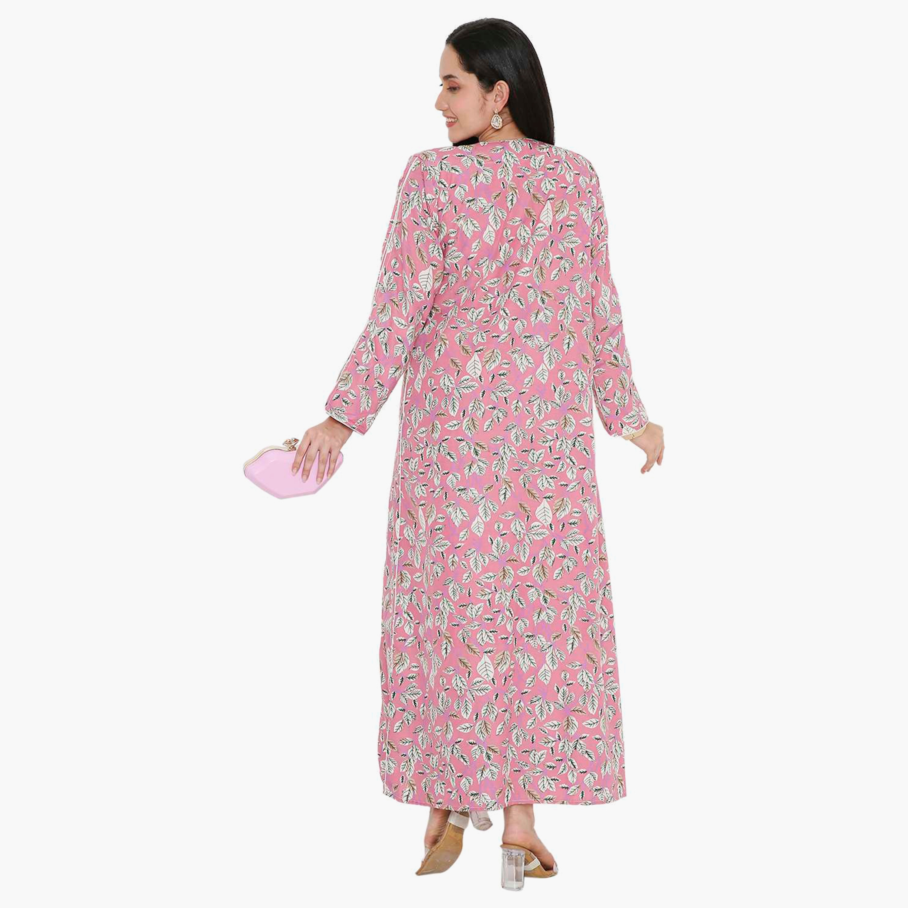 جلابية نسائية بطبعة أوراق الشجر مع أزرار وفتحة رقبة وأكمام مشقوقة من هانا آند سارة-women-arabicclothing-jalabiyas-image-14