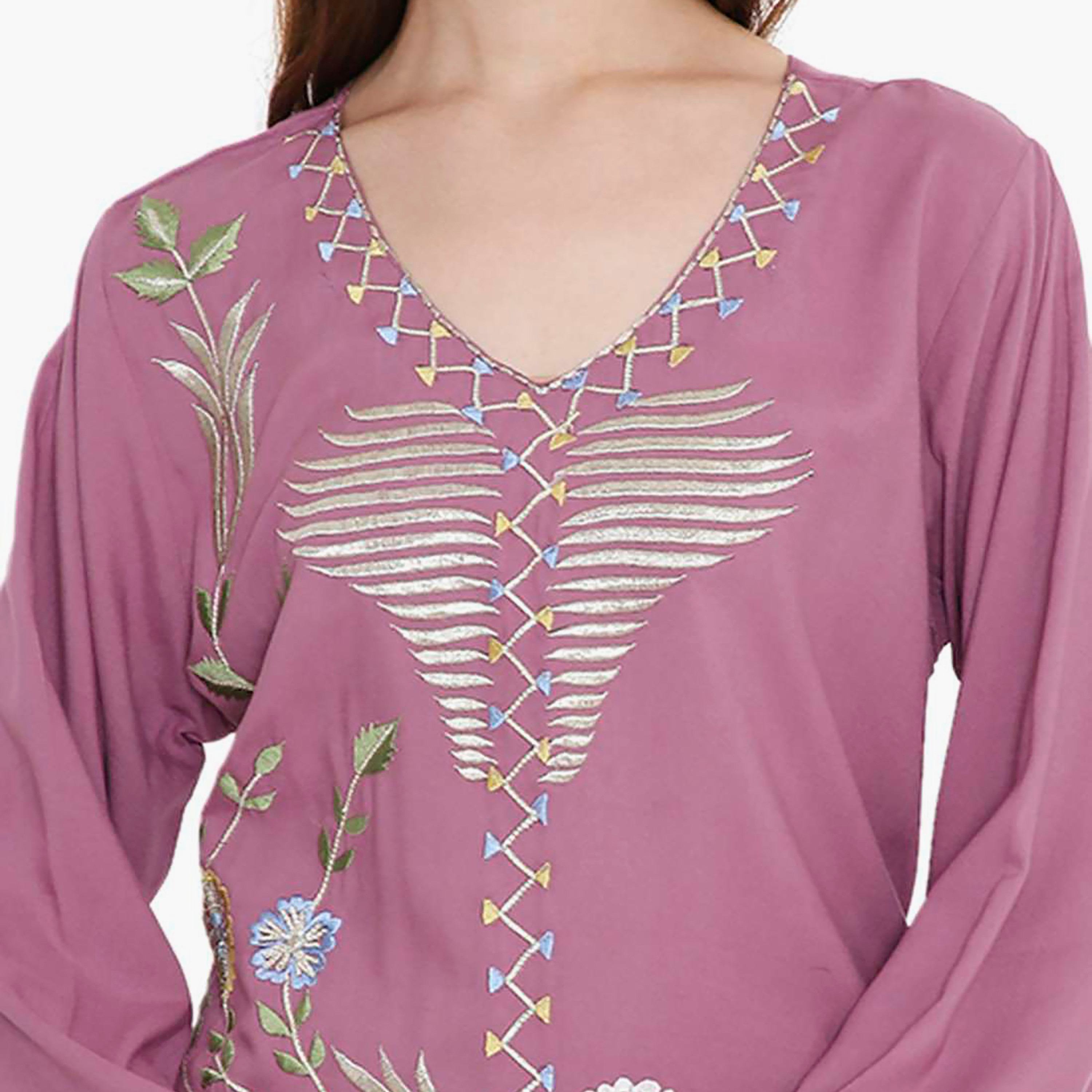 جلابية نسائية بتصميم نير مطرز باللون الخزامي من هانا اند سارة-women-arabicclothing-jalabiyas-image-2