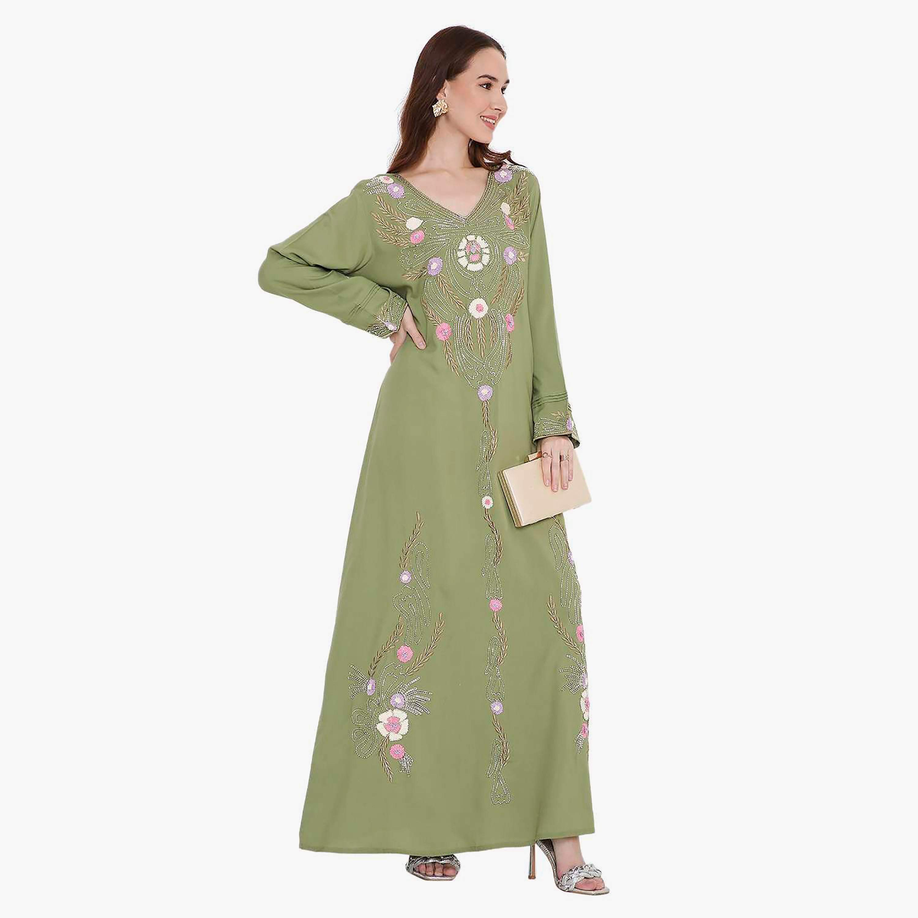 جلابية نسائية باللون الأخضر مطرزة ومزينة بالخرز من هانا اند سارة-women-arabicclothing-jalabiyas-image-4