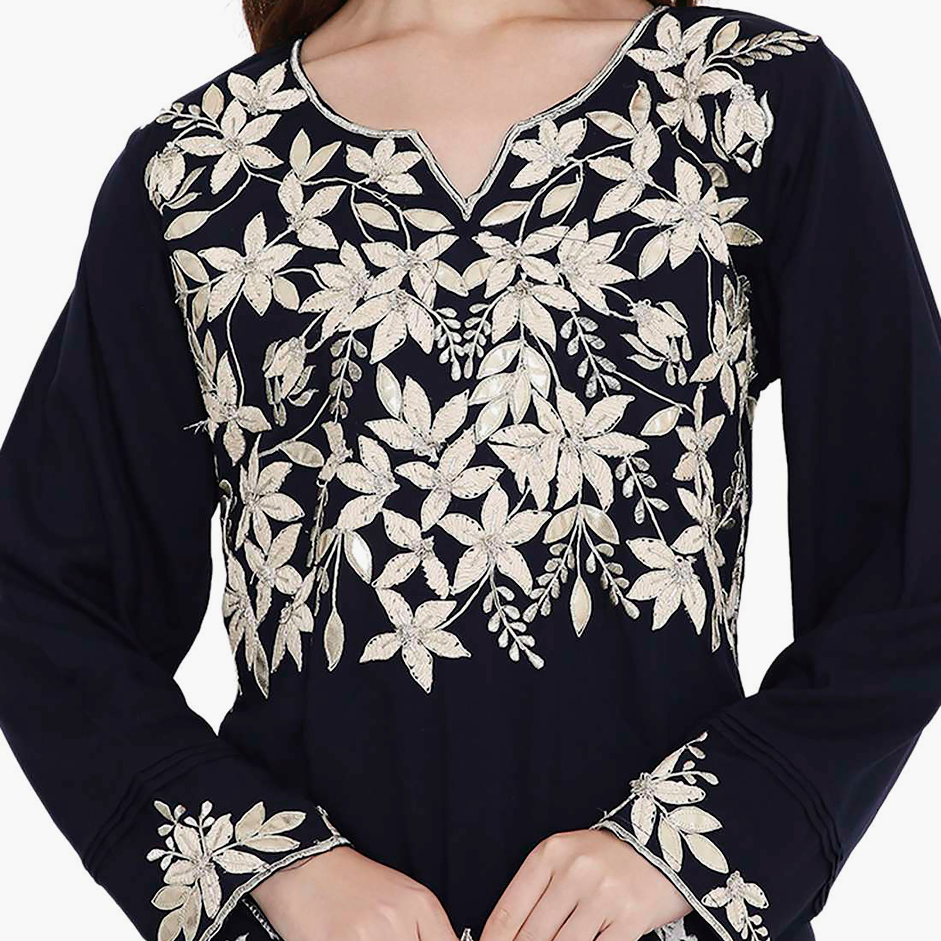 جلابية نسائية مطرزة بالزهور باللون الأزرق الداكن من هانا اند سارة-women-arabicclothing-jalabiyas-image-2