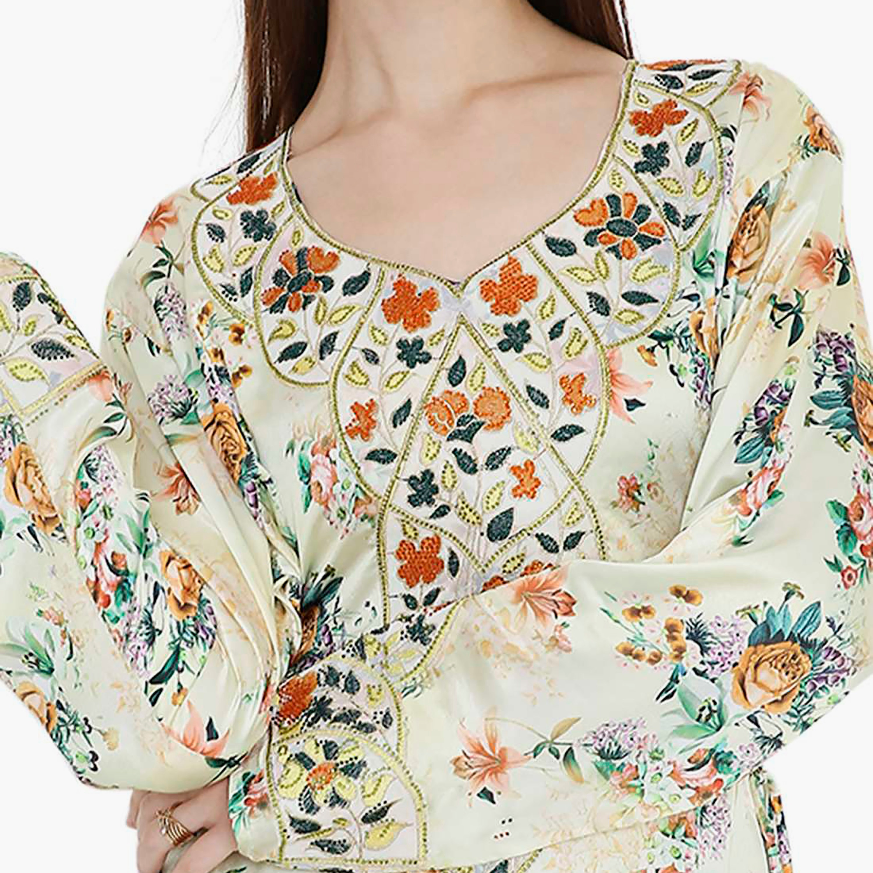 جلابية نسائية بطبعة زهور صفراء وتصميم نير مزخرف من هانا اند سارة-women-arabicclothing-jalabiyas-image-2