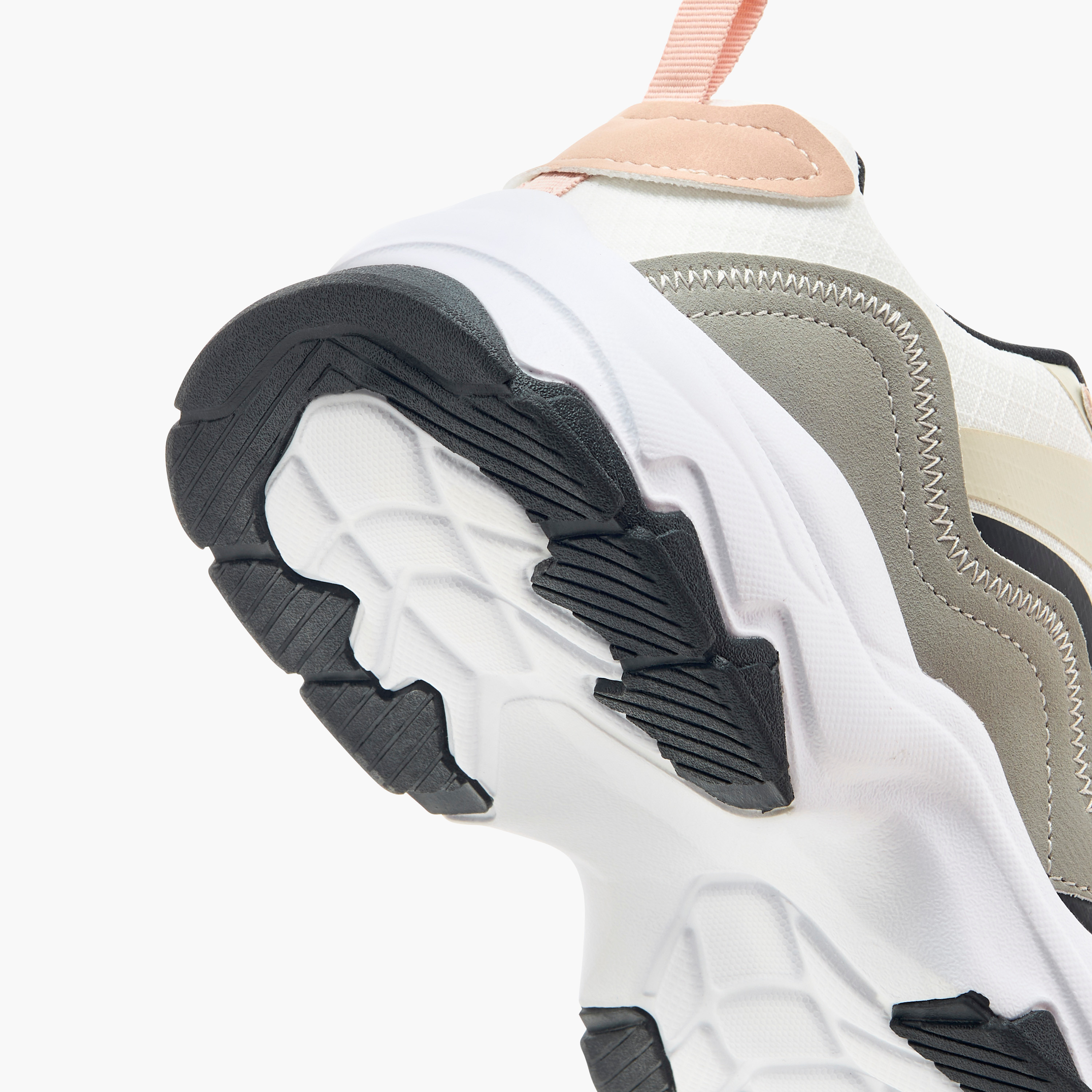 حذاء رياضي متعدد التصاميم برباط إغلاق من داش-sports-women-shoes-image-10