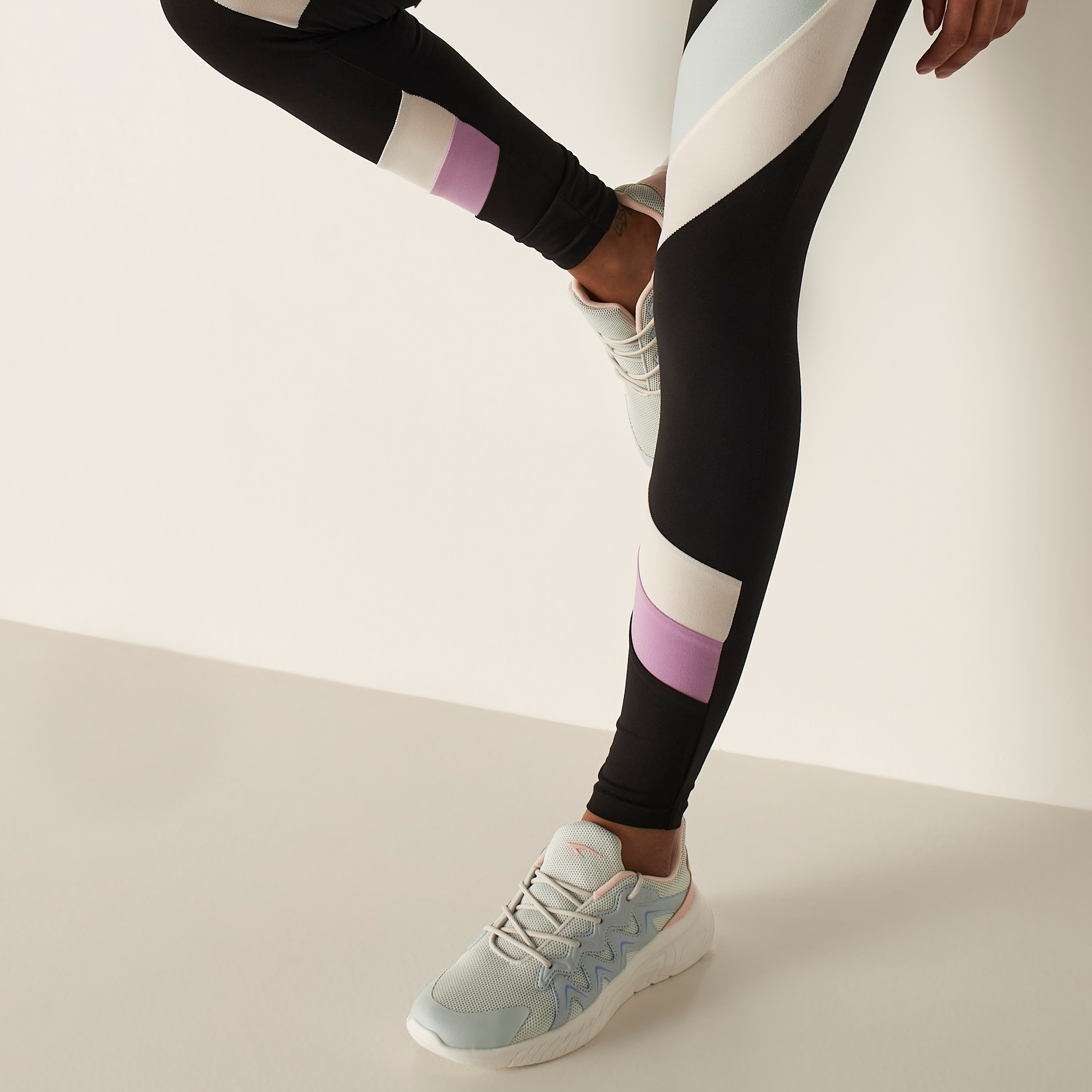 حذاء مشي بارز الملمس برباط إغلاق من داش-sports-women-shoes-image-7