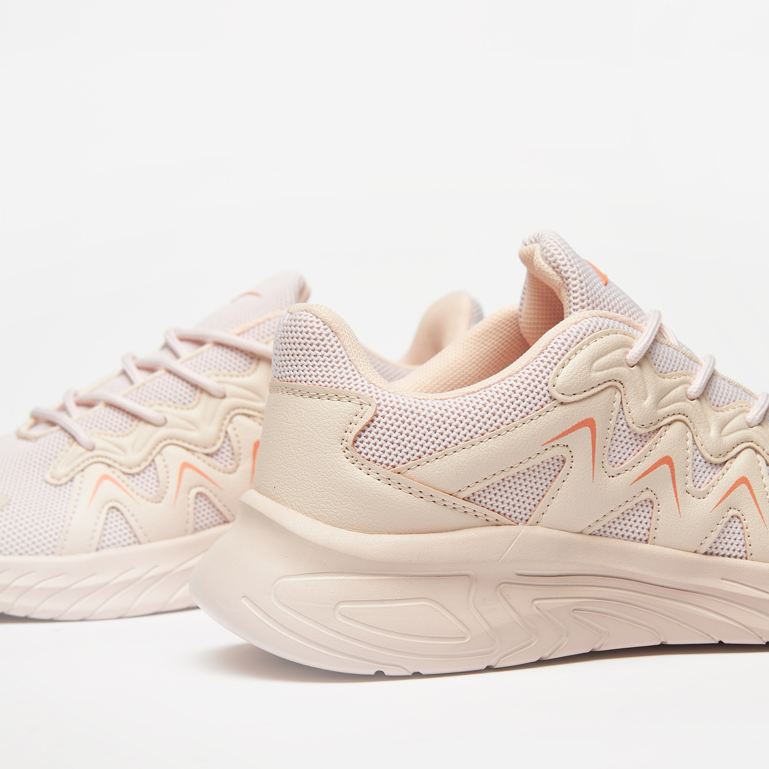 حذاء مشي بارز الملمس برباط إغلاق من داش-sports-women-shoes-image-4