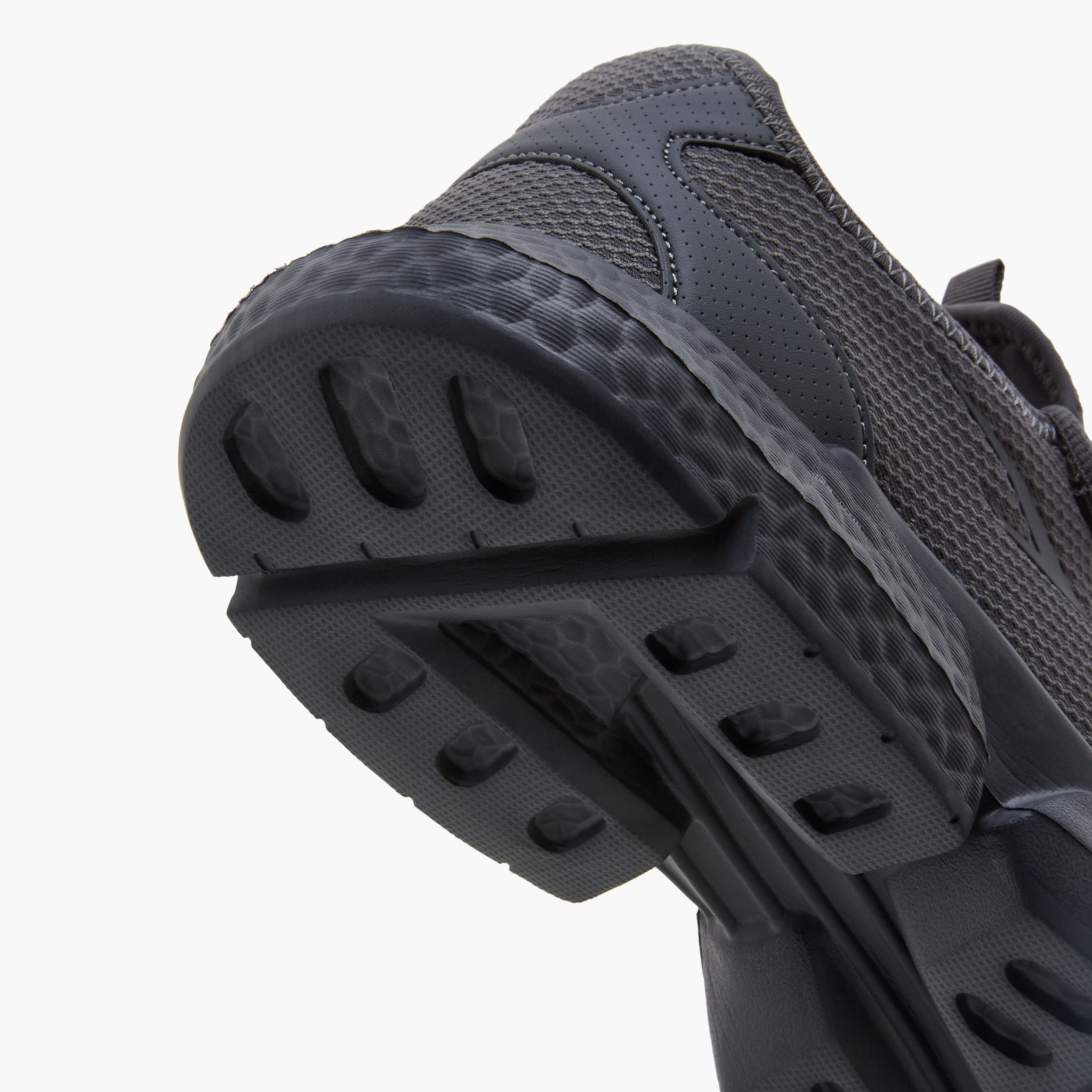 حذاء رياضي متعدد التصاميم برباط إغلاق للرجال من داش-men-shoes-sports-image-6
