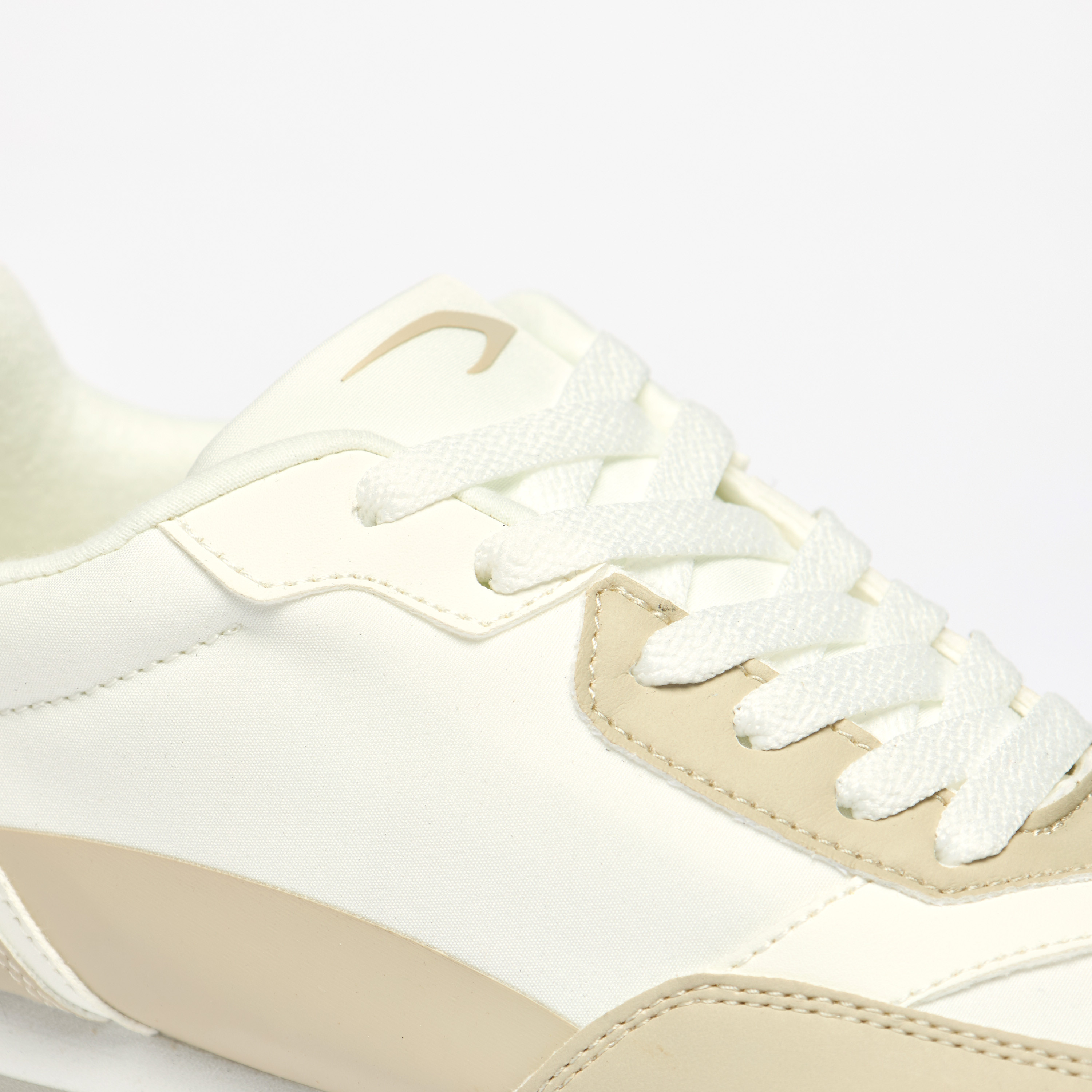 Dash Colourblock Lightweight Sneakers with Lace-Up Closure-women-shoes-sneakers-image-10