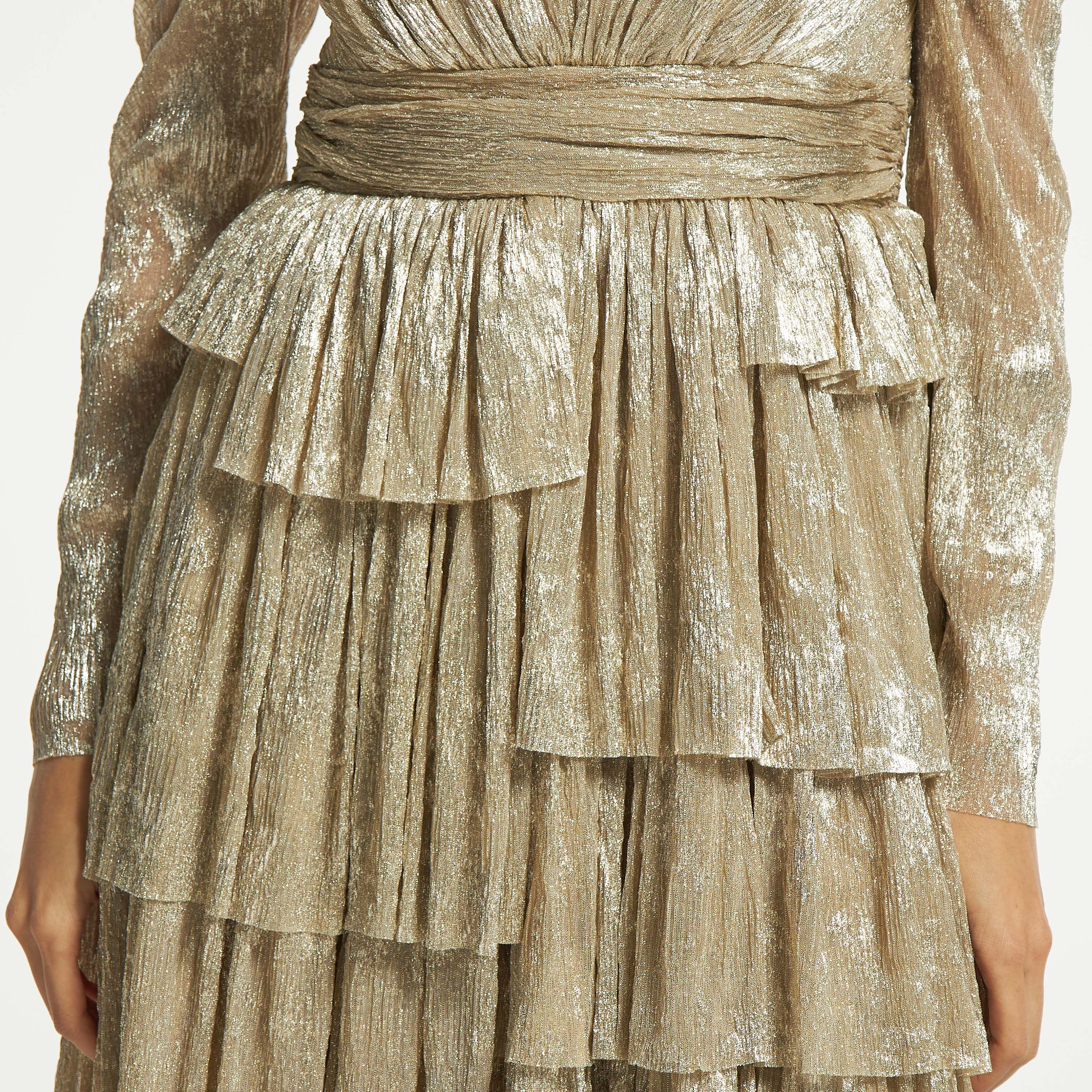 فستان طويل متعدد الطبقات بتفاصيل لامعة وأكمام طويلة من آمري-women-clothing-dresses-image-5