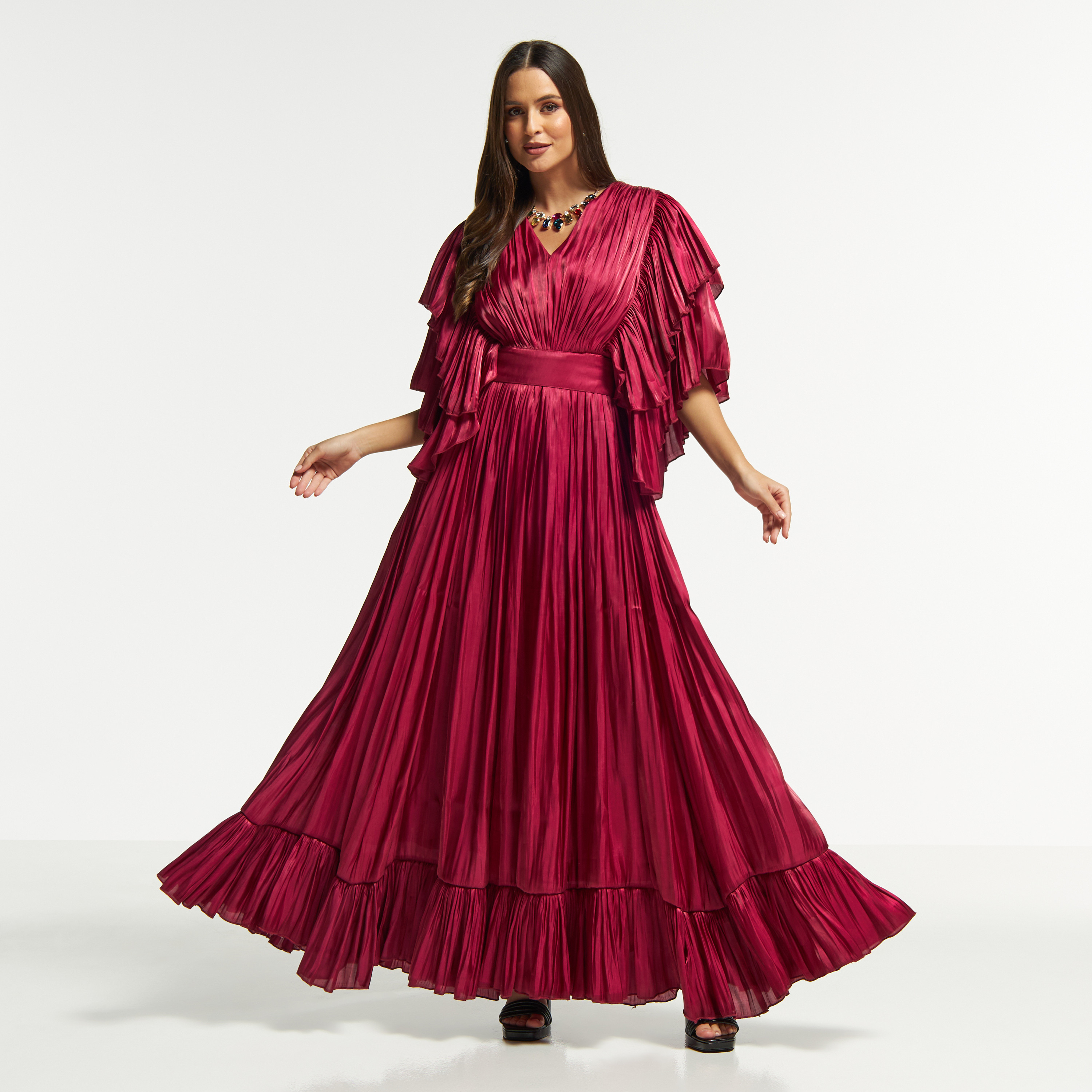 فستان طويل بكُسرات وأكمام بتفاصيل كشكش وسحّاب إغلاق من آمري-women-clothing-dresses-image-6