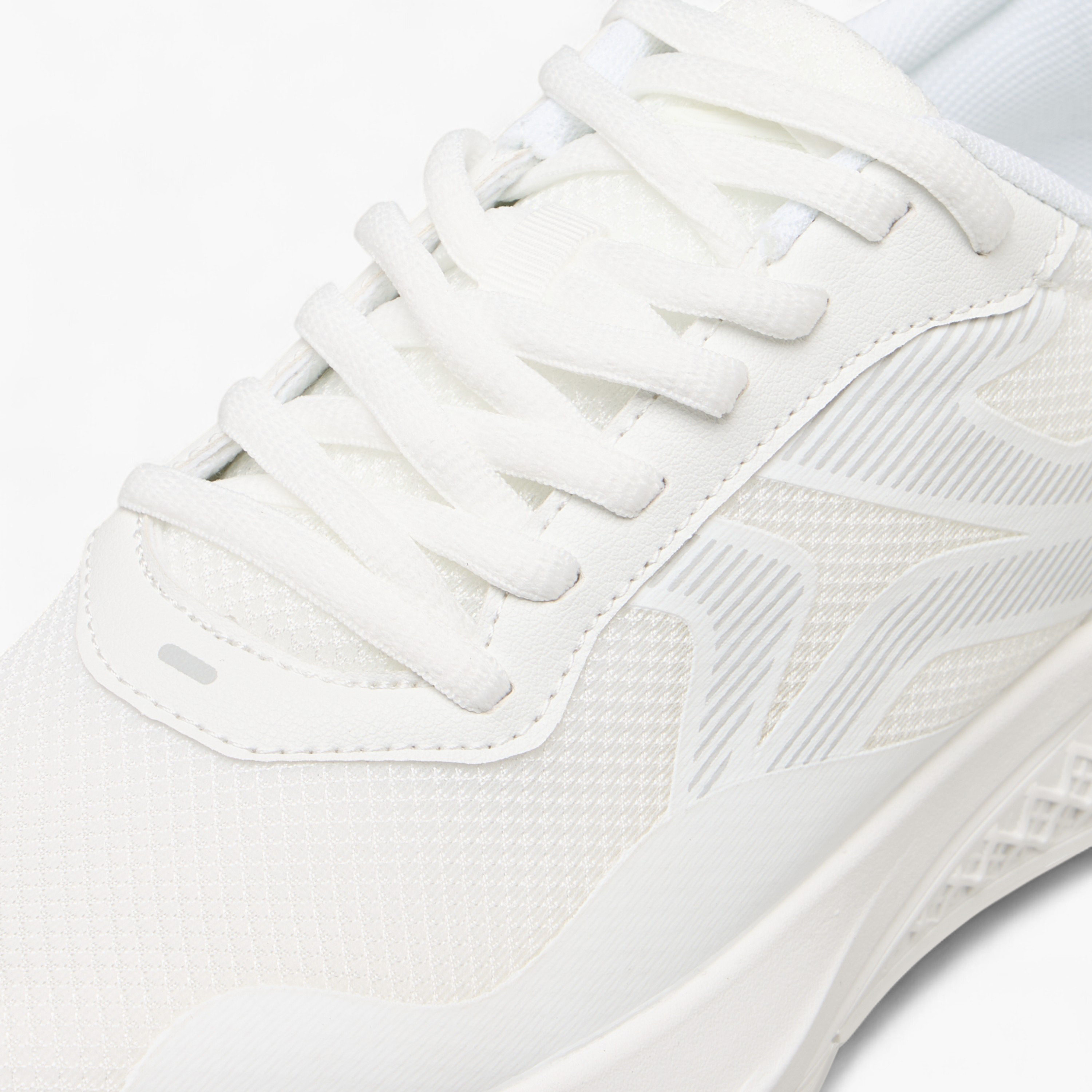 حذاء رياضي بألواح ورباط إغلاق من داش-women-shoes-sports-image-5