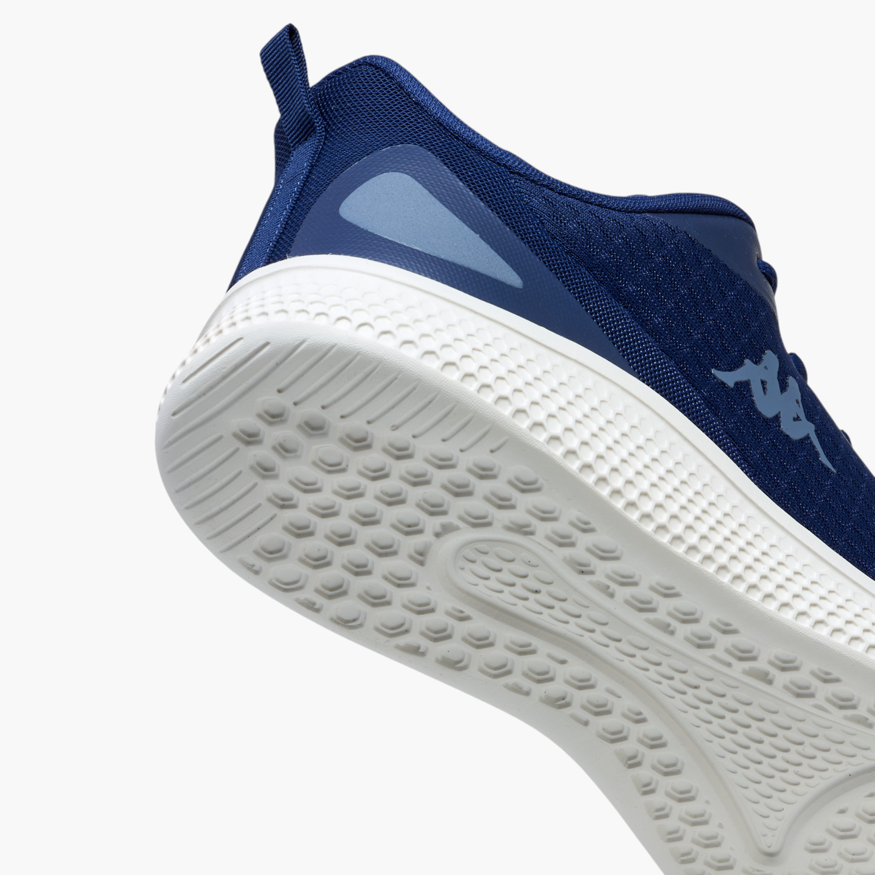 حذاء رياضي برباط إغلاق مع زينة شعار للرجال من كابا-sports-men-shoes-image-5