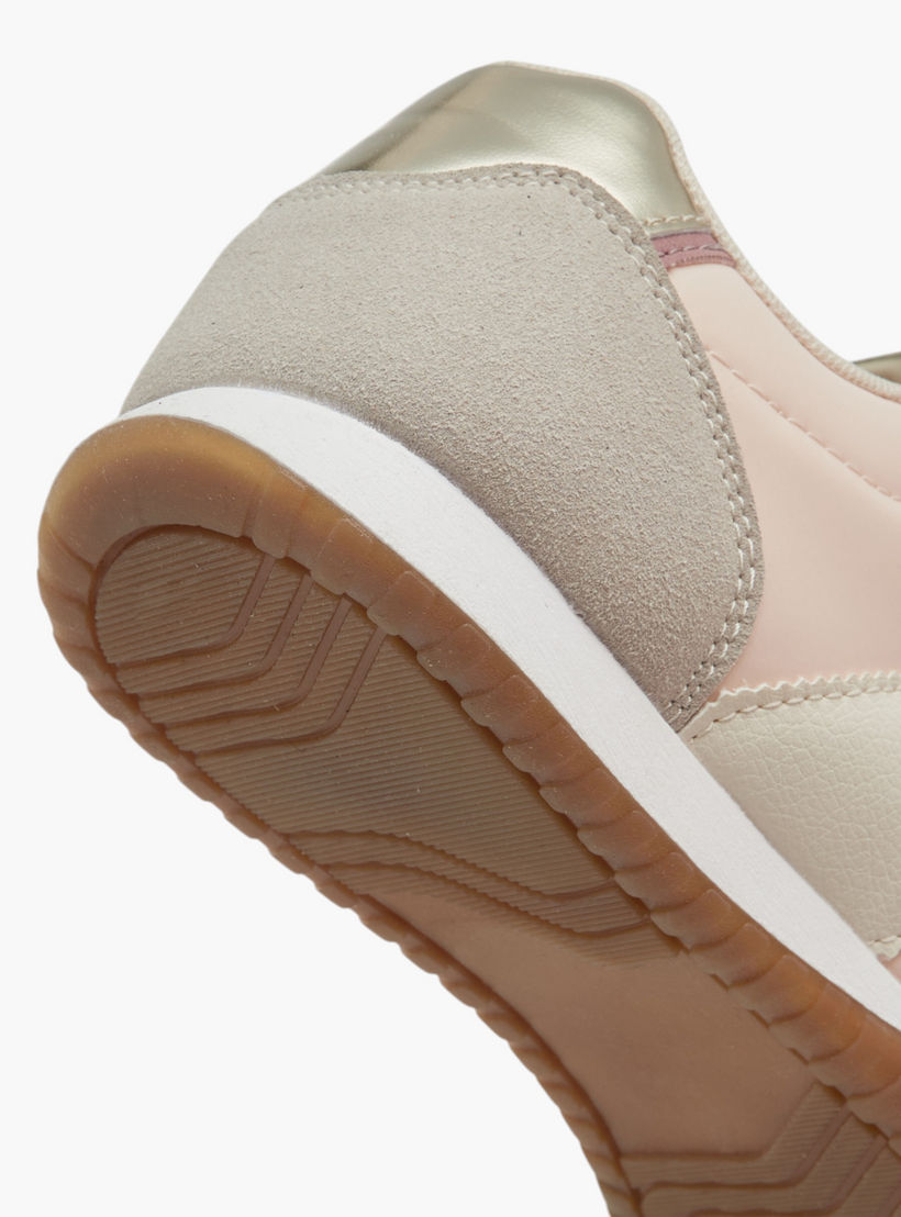 حذاء سنيكرز بألواح ورباط إغلاق من داش-women-shoes-sneakers-image-5