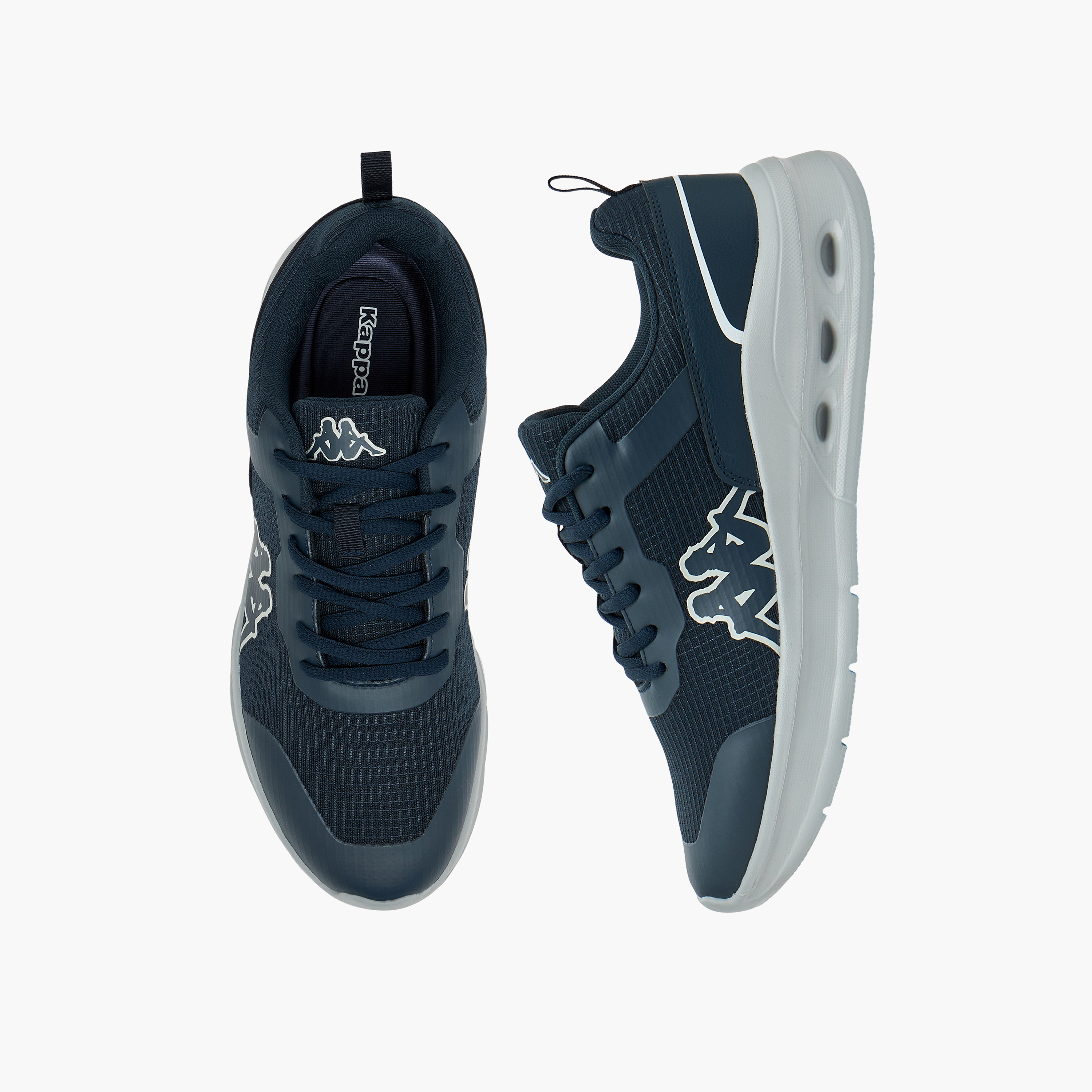 حذاء رياضي بشعار ورباط إغلاق للرجال من كابا-sports-men-shoes-image-6