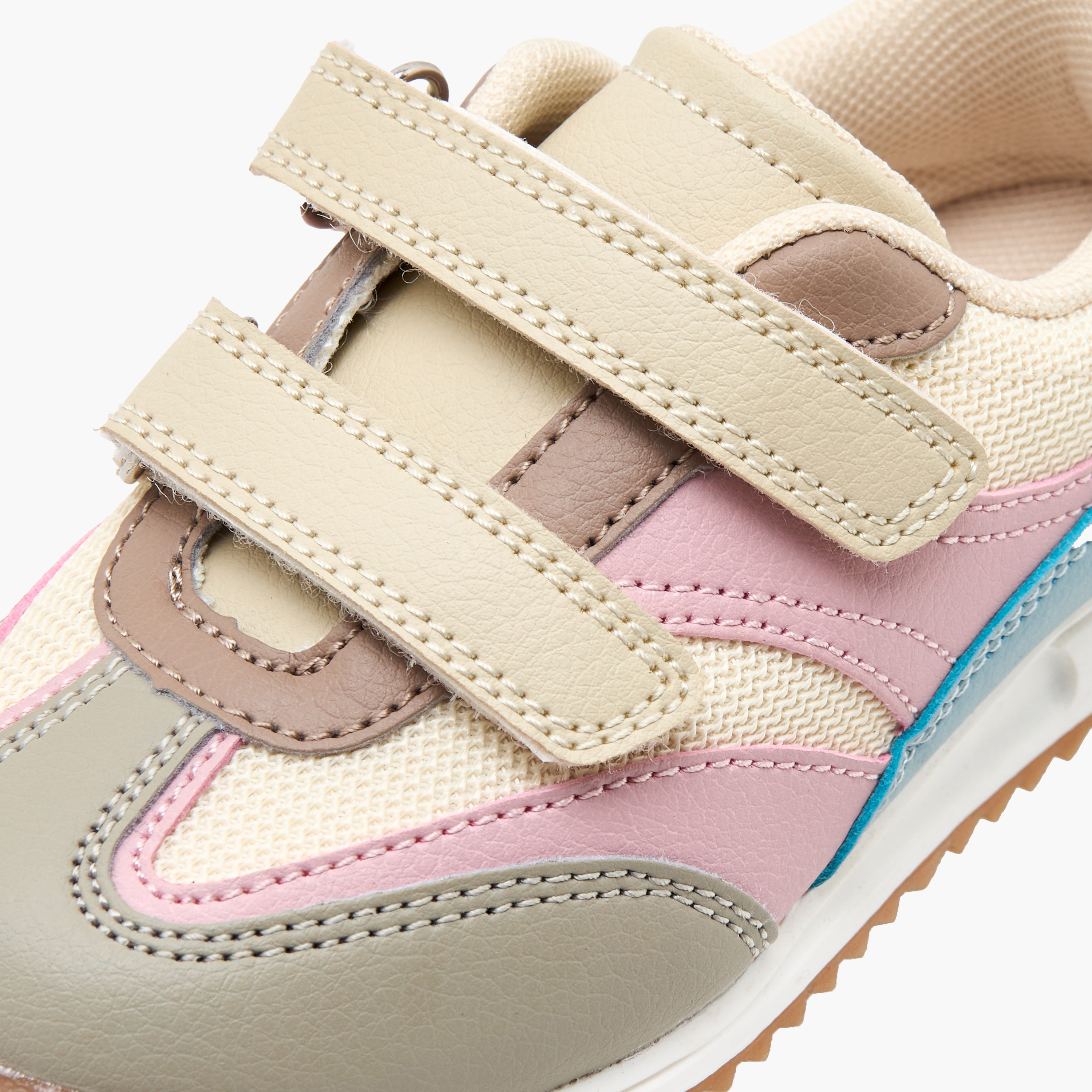 حذاء سنيكرز بشريط إغلاق لاصق للبنات من جونيورز-girls-shoes-sneakers-image-4