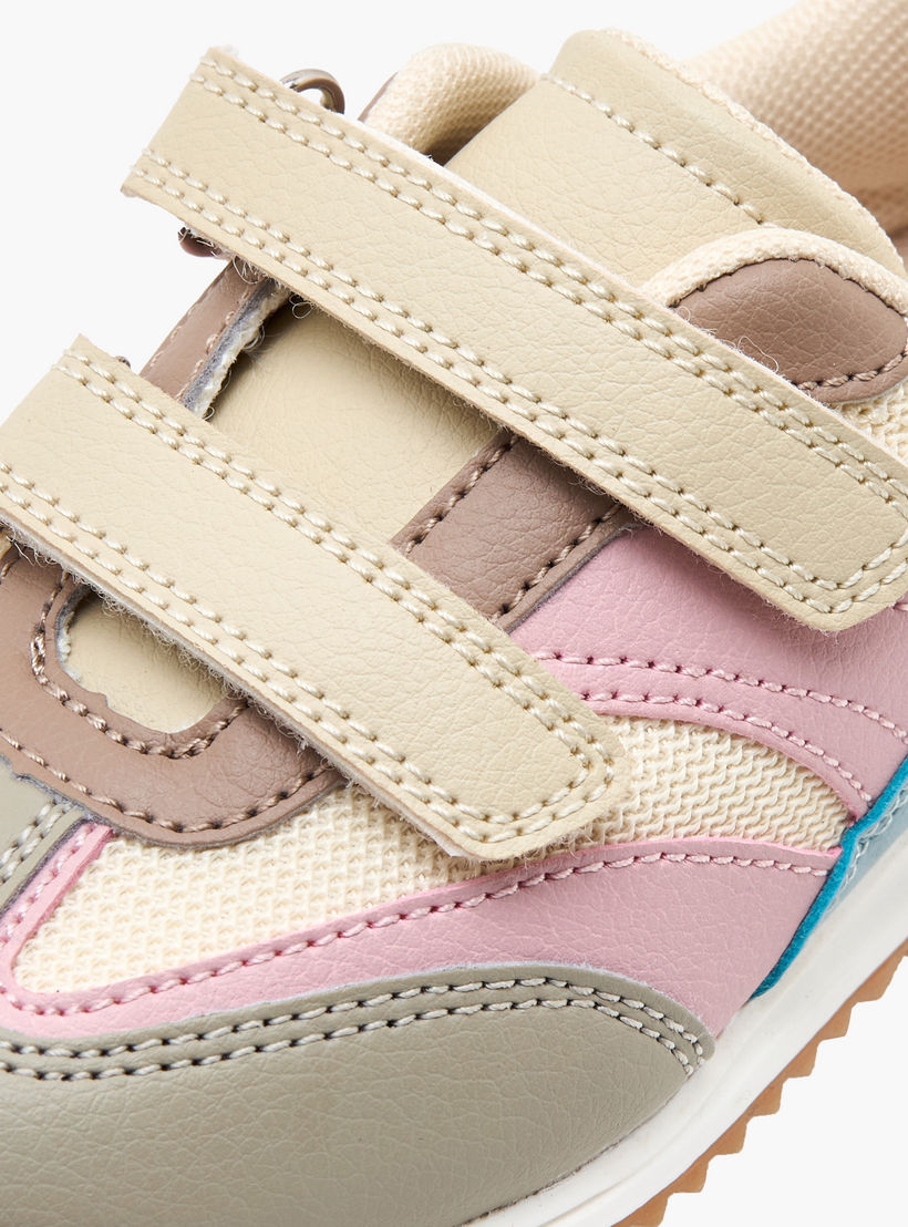 حذاء سنيكرز بشريط إغلاق لاصق للبنات من جونيورز-girls-shoes-sneakers-image-4