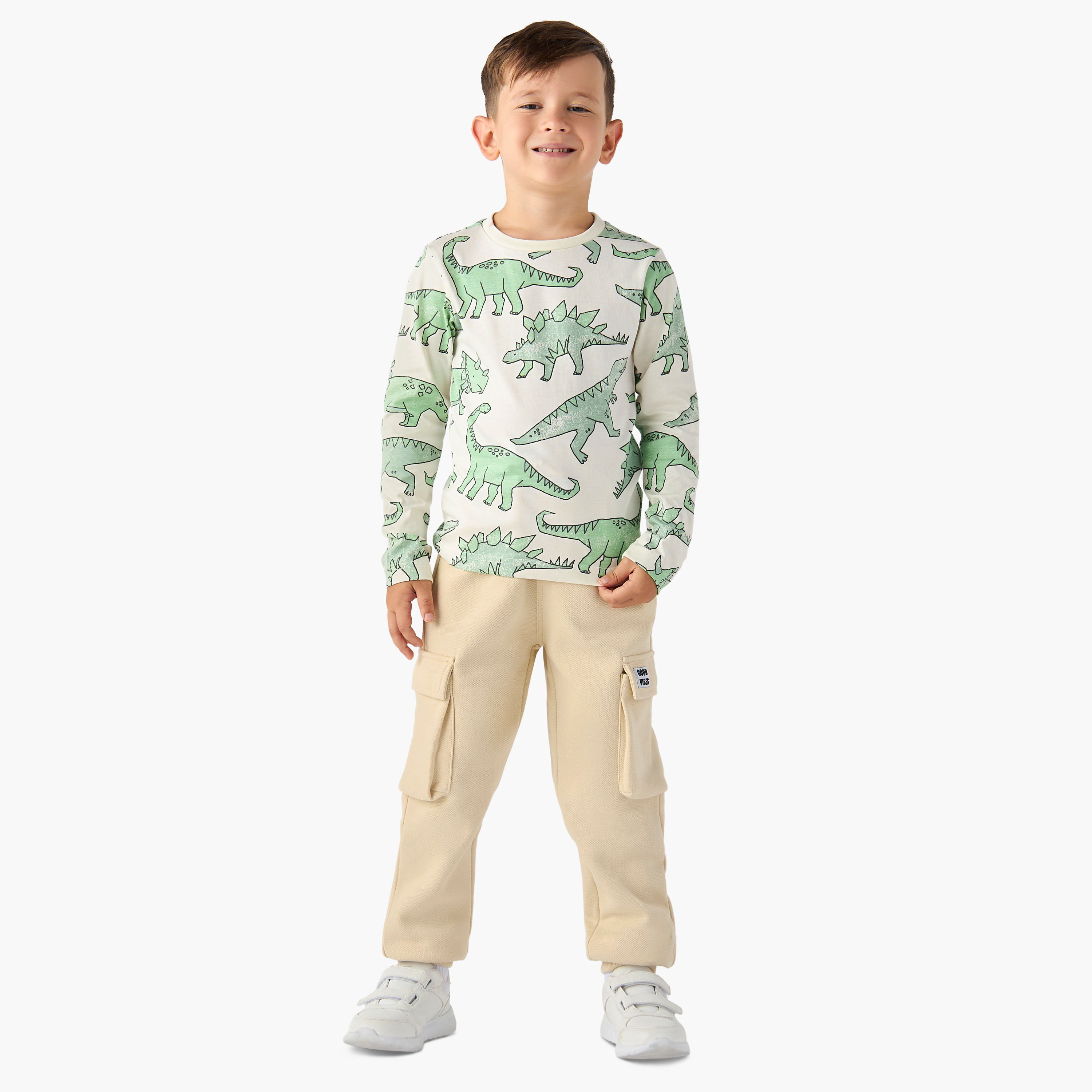 تيشيرت بياقة ضيّقة وأكمام طويلة وطبعات ديناصور من جونيورز-boys-clothing-tshirtsandpolos-image-2