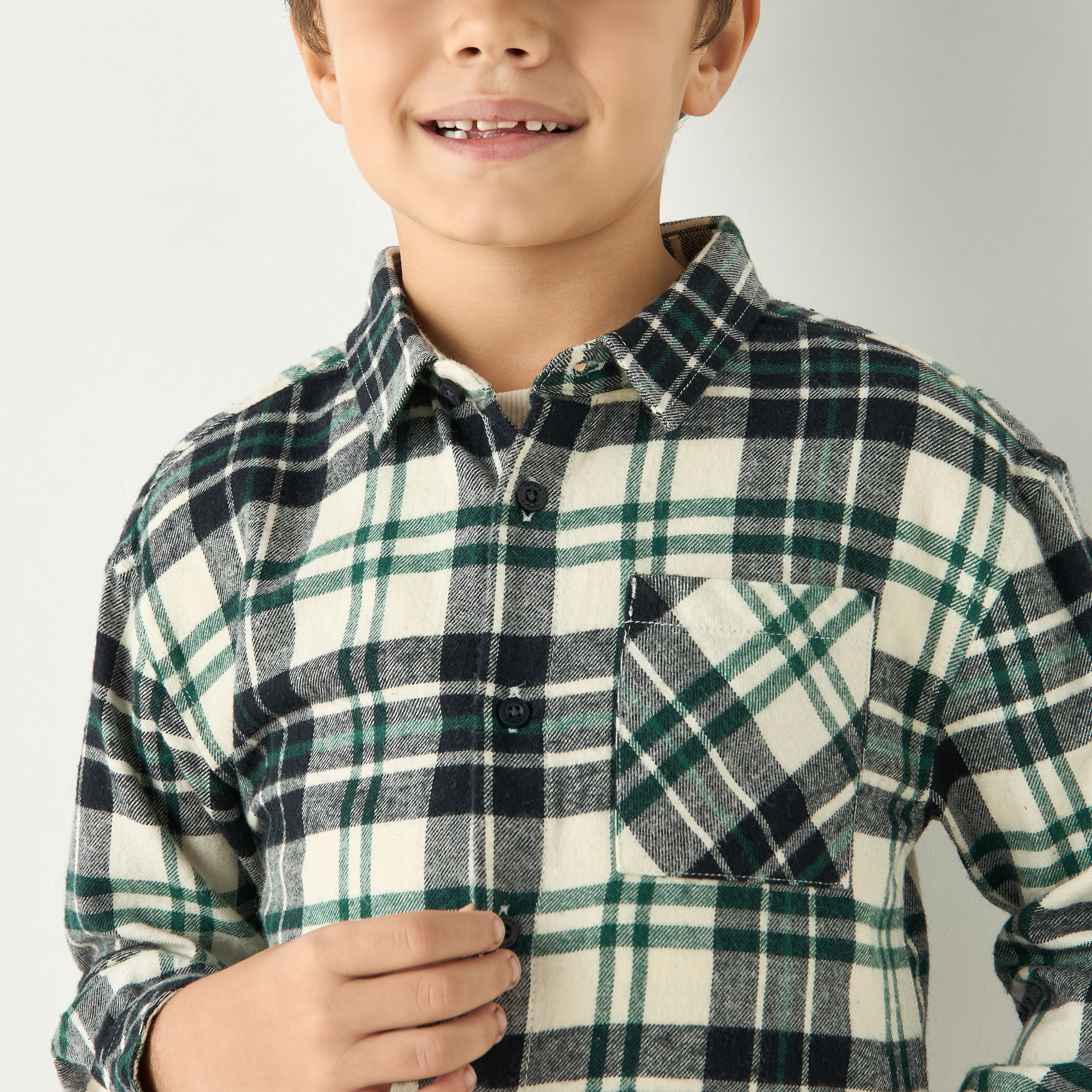 قميص مربّعات بأكمام طويلة وجيب أمامي من جونيورز-boys-clothing-shirts-image-4