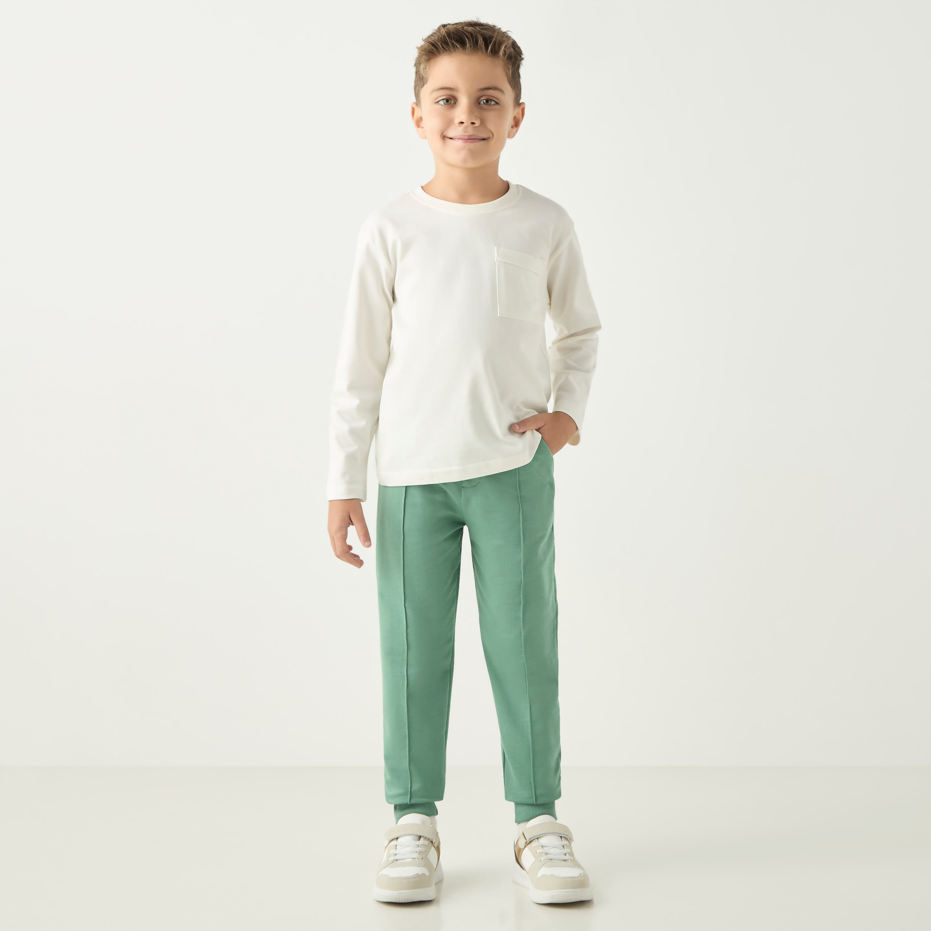 بنطلون رياضي سادة بجيوب ورباط إغلاق من جونيورز-boys-clothing-bottoms-joggersandtrackpants-image-2