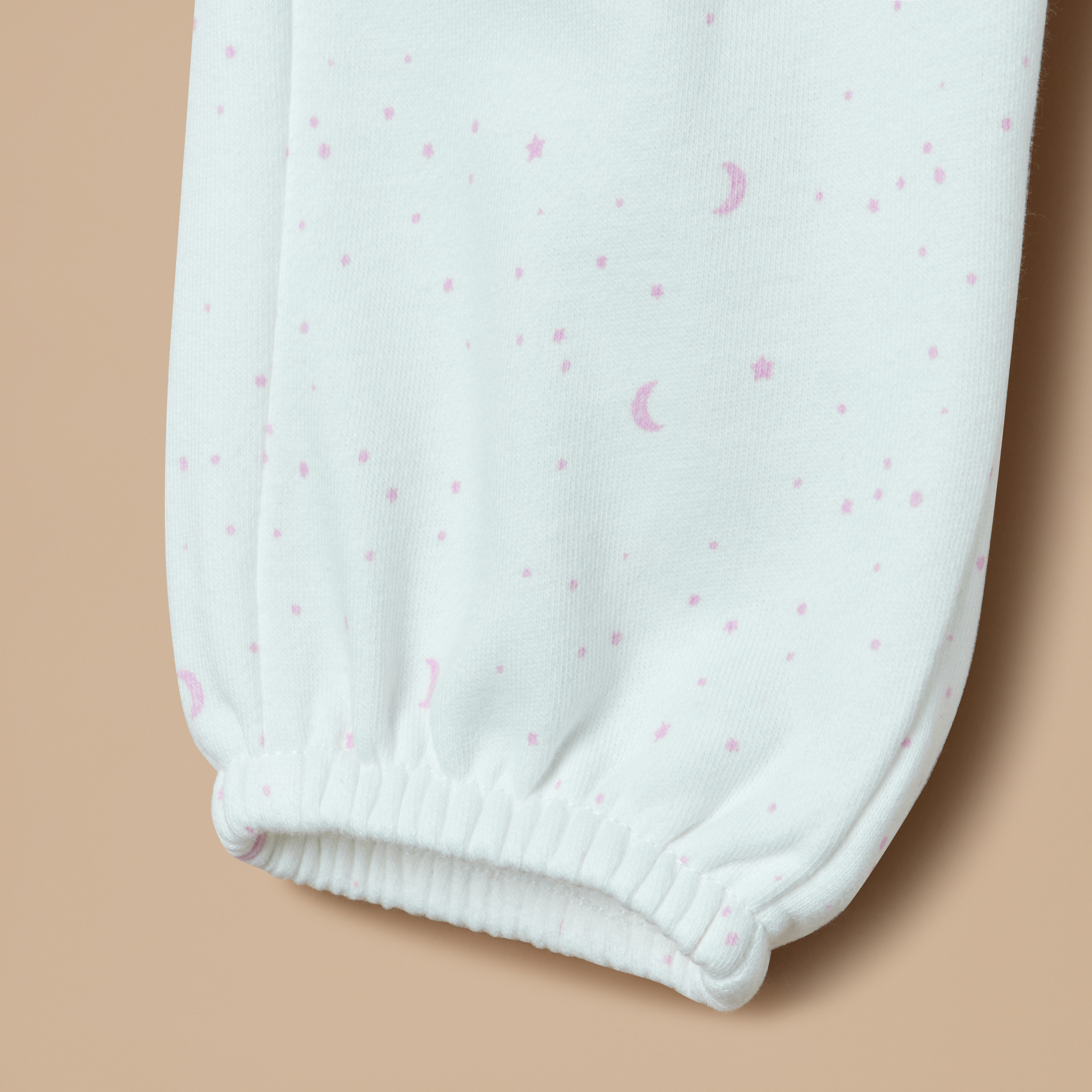 بنطلون رياضي بخصر مطاطي وجيوب وطبعات من جونيورز-baby-girls-clothing-bottoms-joggersandtrackpants-image-4