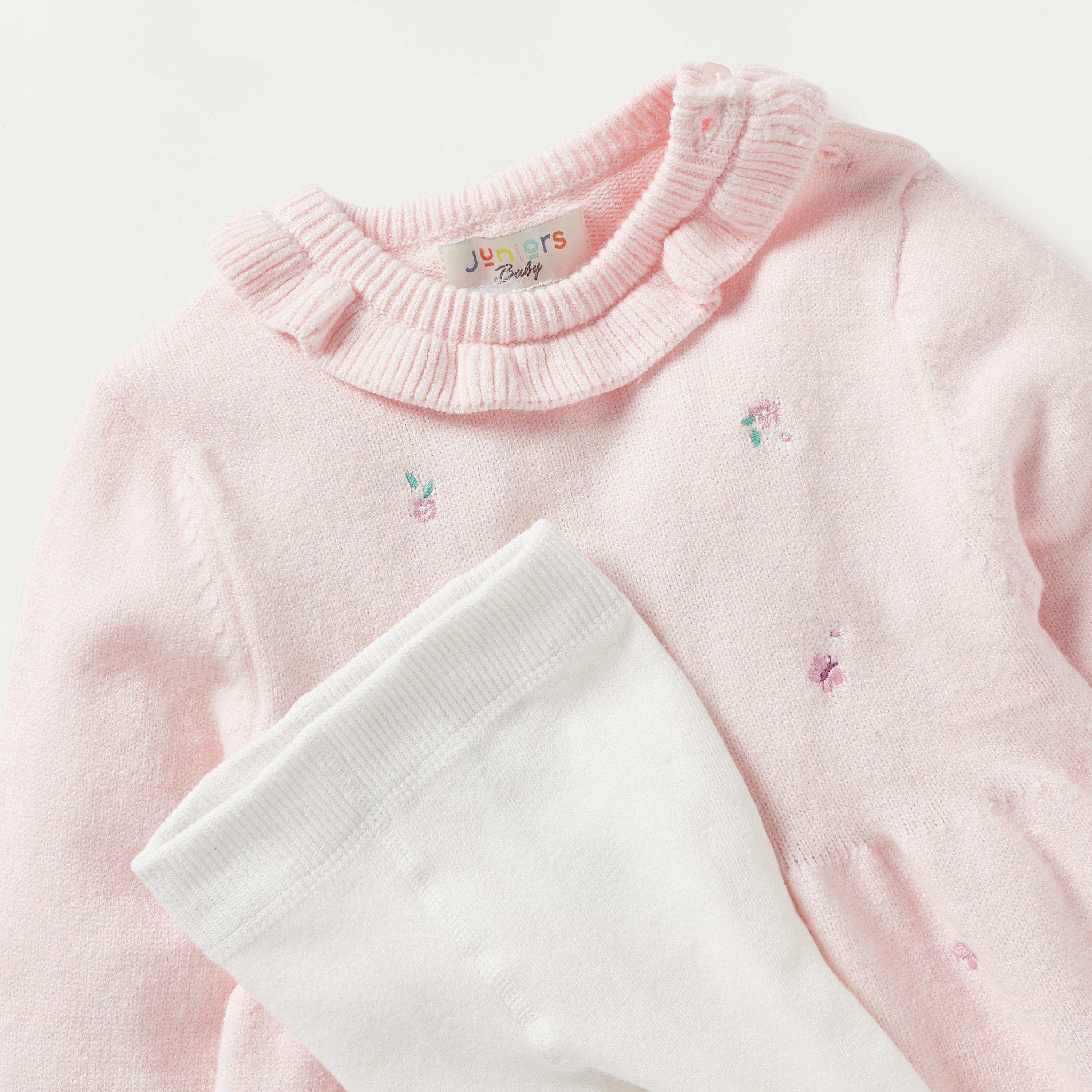 فستان كنزة بتطريز زهري مع جوارب من جونيورز-baby-girls-clothing-winterwear-dresses-image-4