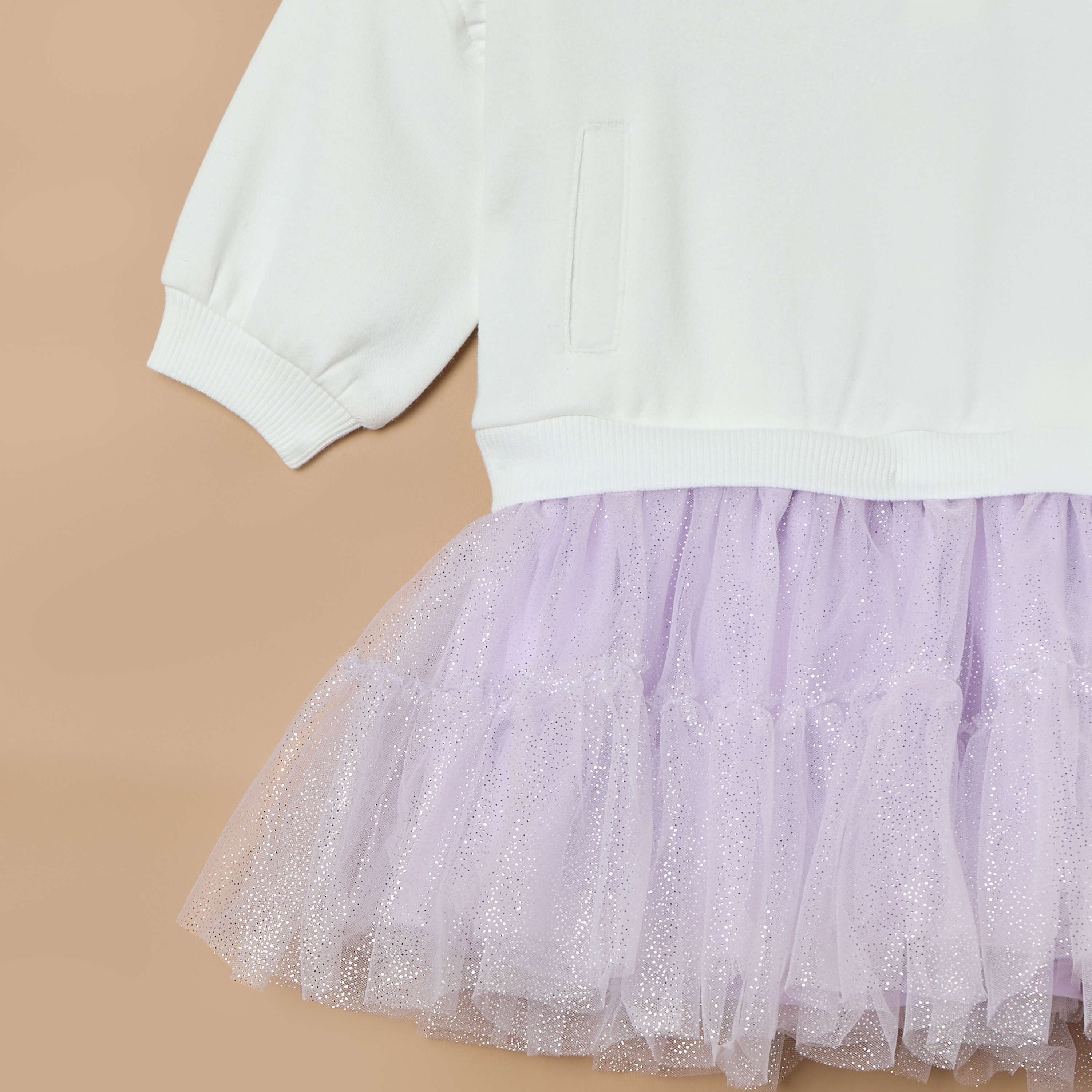 فستان سويت بأكمام طويلة وقبعة وزخارف يونيكورن من جونيورز-baby-girls-clothing-dressesandjumpsuits-image-2