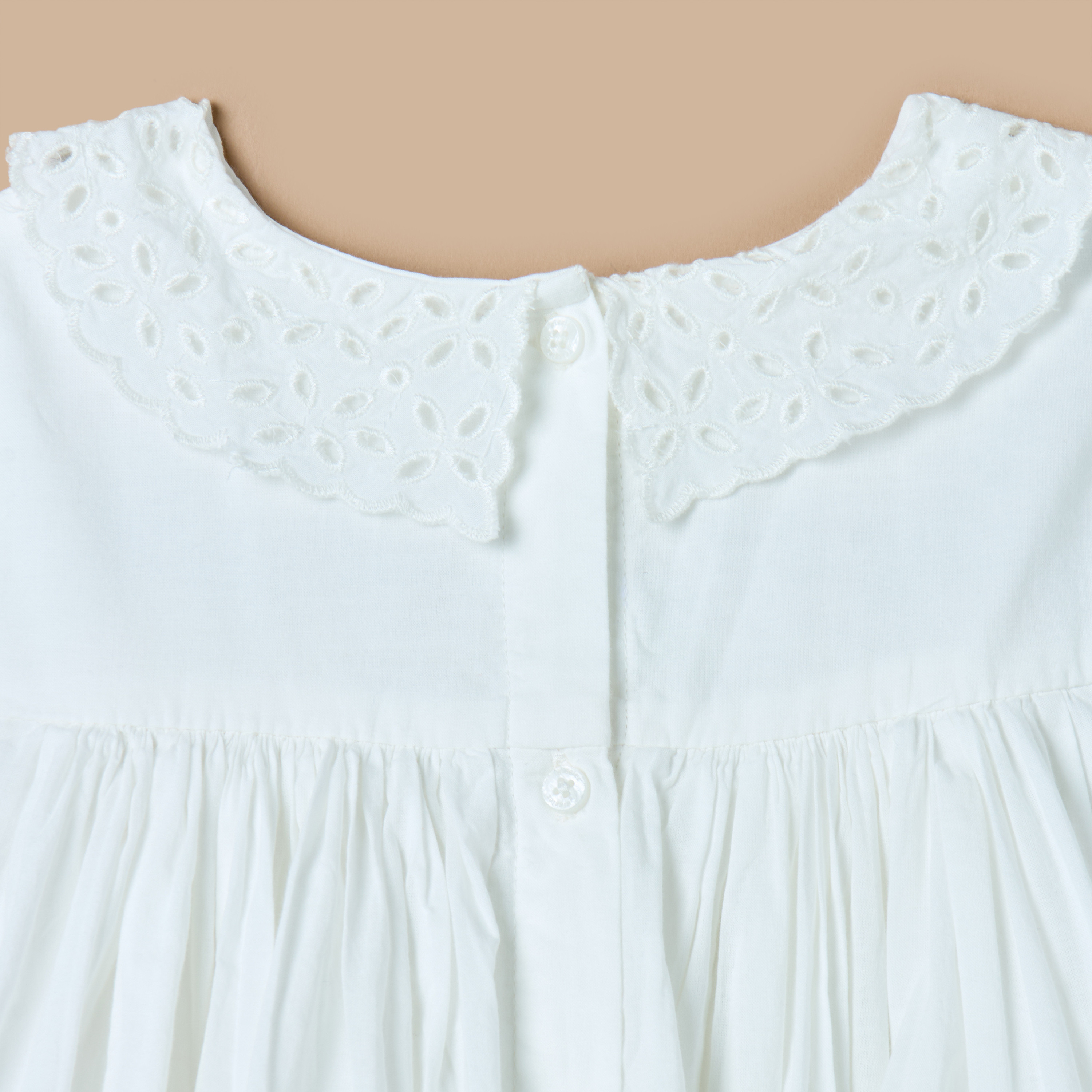 بلوزة إيه لاين سادة بأكمام طويلة وياقة بتفاصيل شيفلي من جيجلز-baby-girls-clothing-blousesandshirts-image-4
