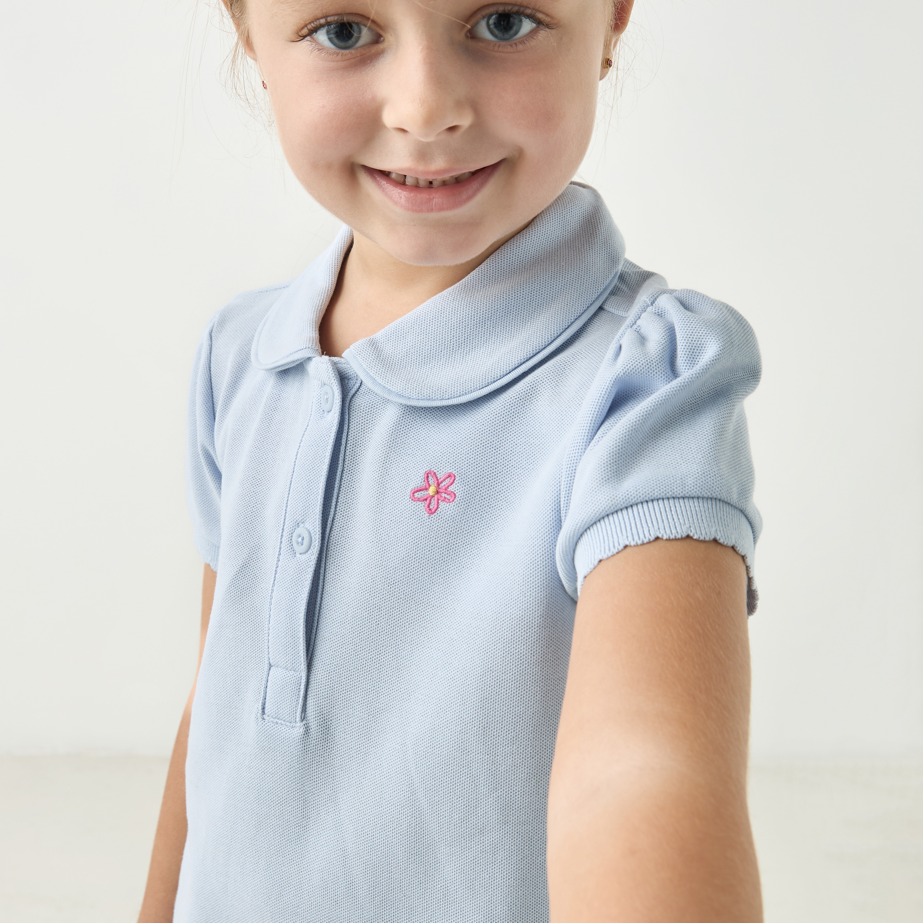 تيشيرت بولو بأكمام قصيرة وتطريز زهري من جونيورز-girls-clothing-tshirts-image-4
