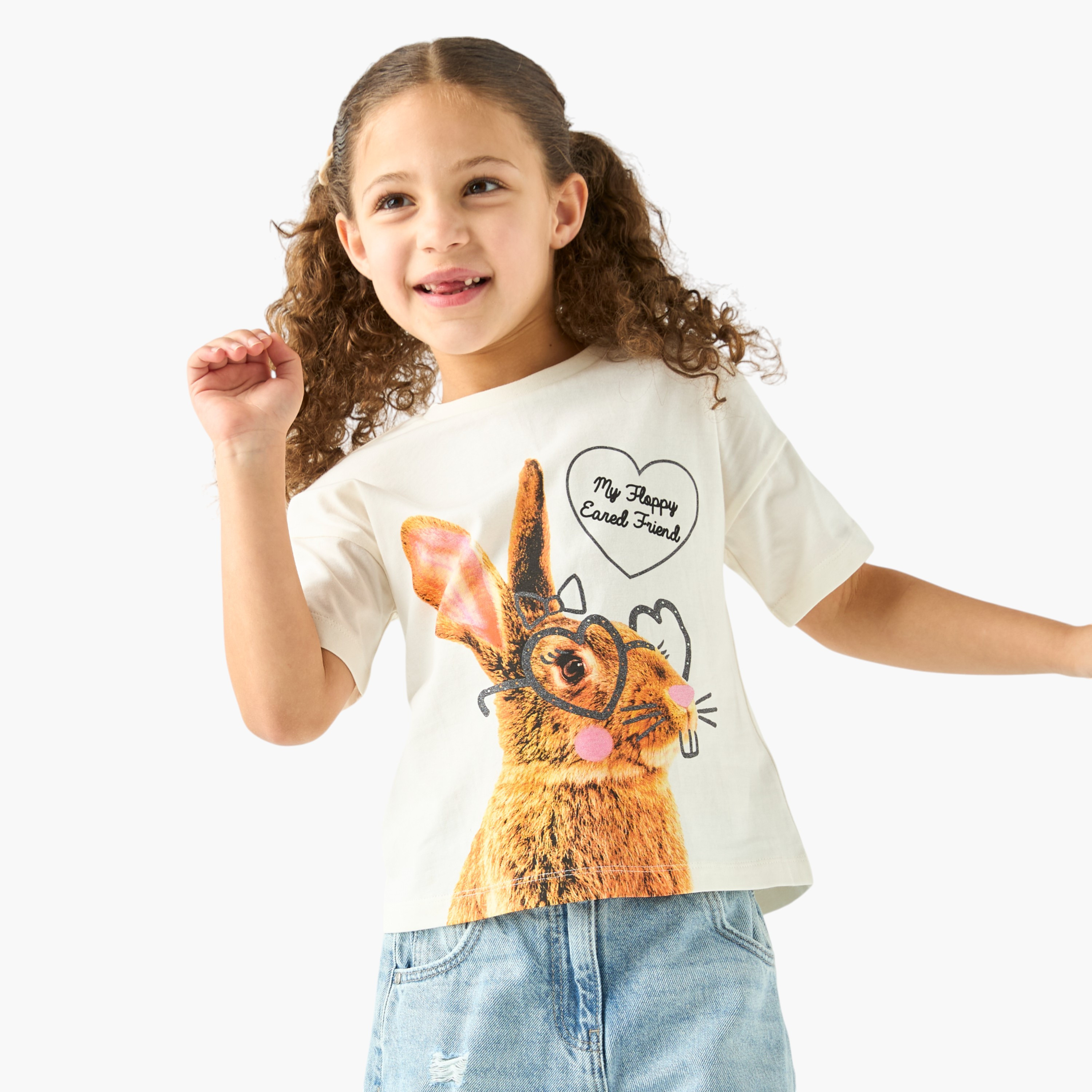 تيشيرت بطبعات جرافيك وياقة ضيقة وأكمام قصيرة من جونيورز-girls-clothing-tshirts-image-1
