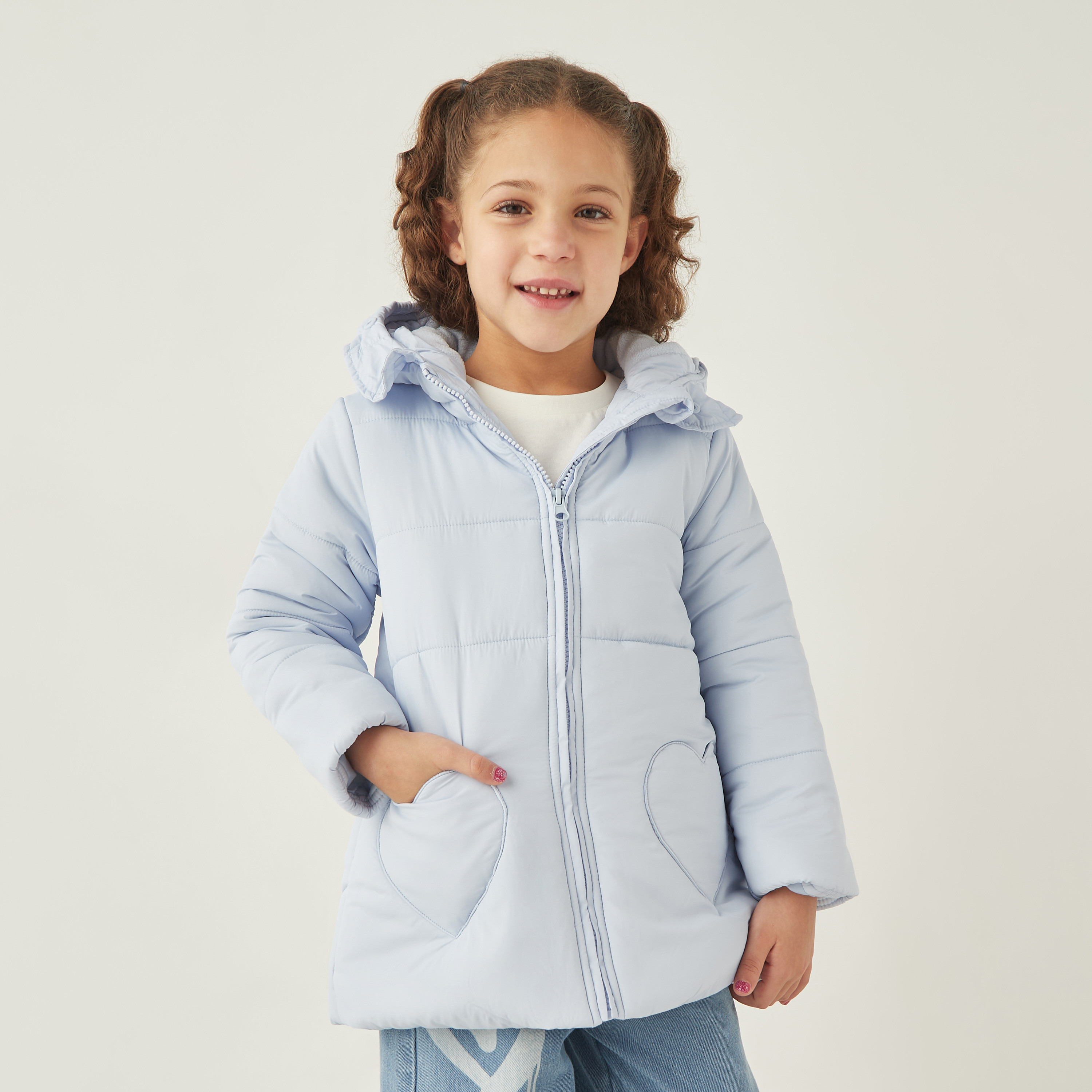 جاكيت مبطن بقبعة وأكمام طويلة وسحّاب إغلاق وزينة قلب من جونيورز-baby-girls-clothing-winterwear-jacketsandcoats-image-1