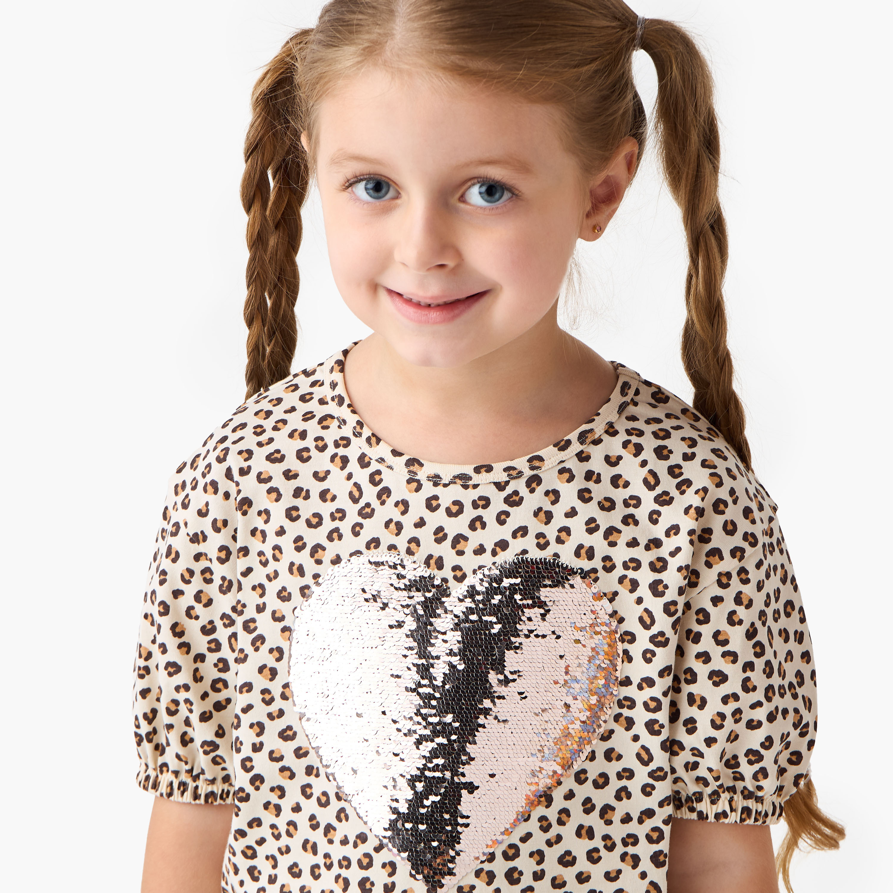 Juniors Crew Neck Short Sleeves T-shirt with Sequin Detail-girls-clothing-tshirts-image-4