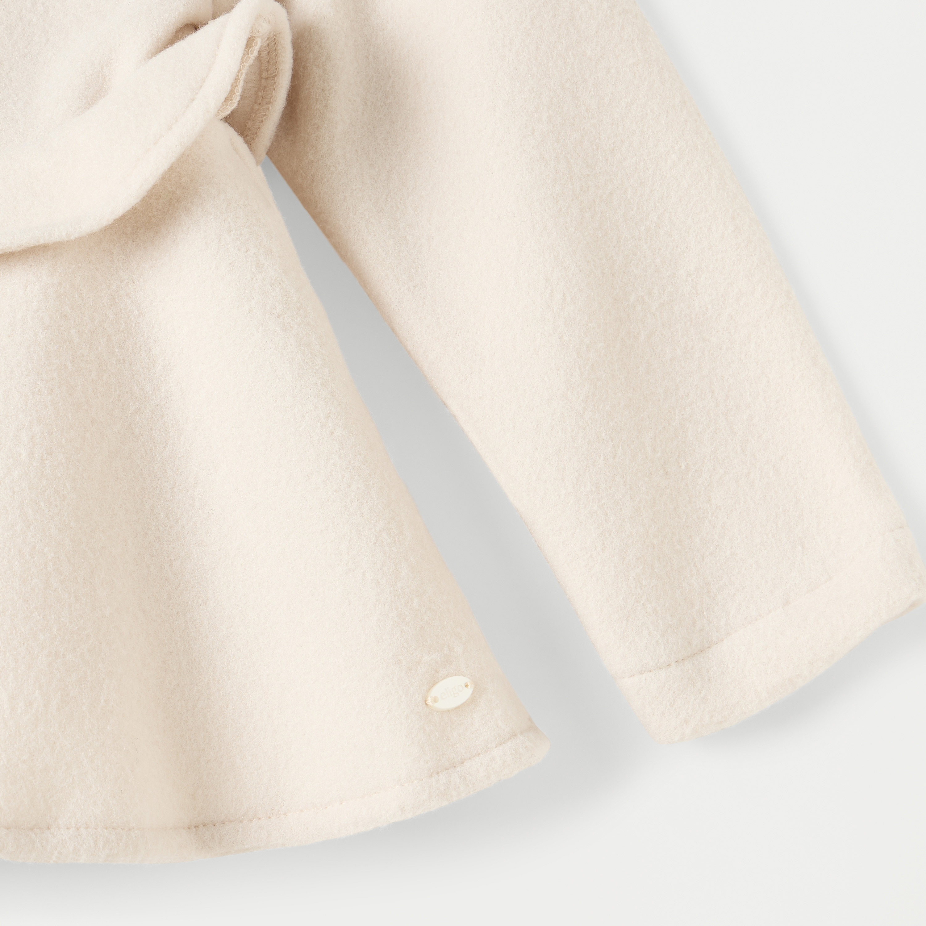 جاكيت بارز الملمس بتفاصيل كشكش وأكمام طويلة وأزرار من إليجو-baby-girls-clothing-winterwear-jacketsandcoats-image-4