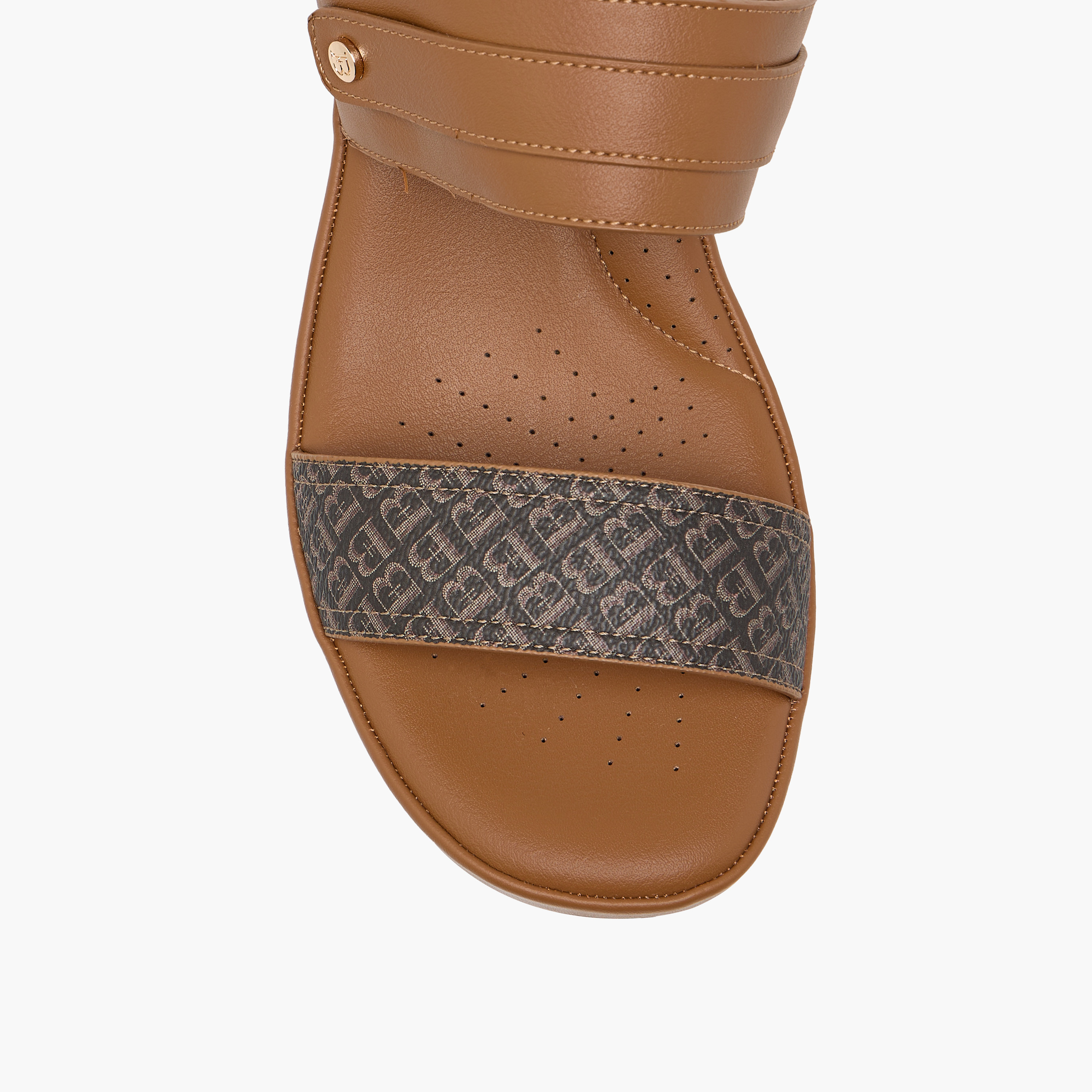 صندل سهل الارتداء بطبعات مونوجرام وكعب سميك من فلورا بيلا-women-shoes-sandals-heeled-image-4