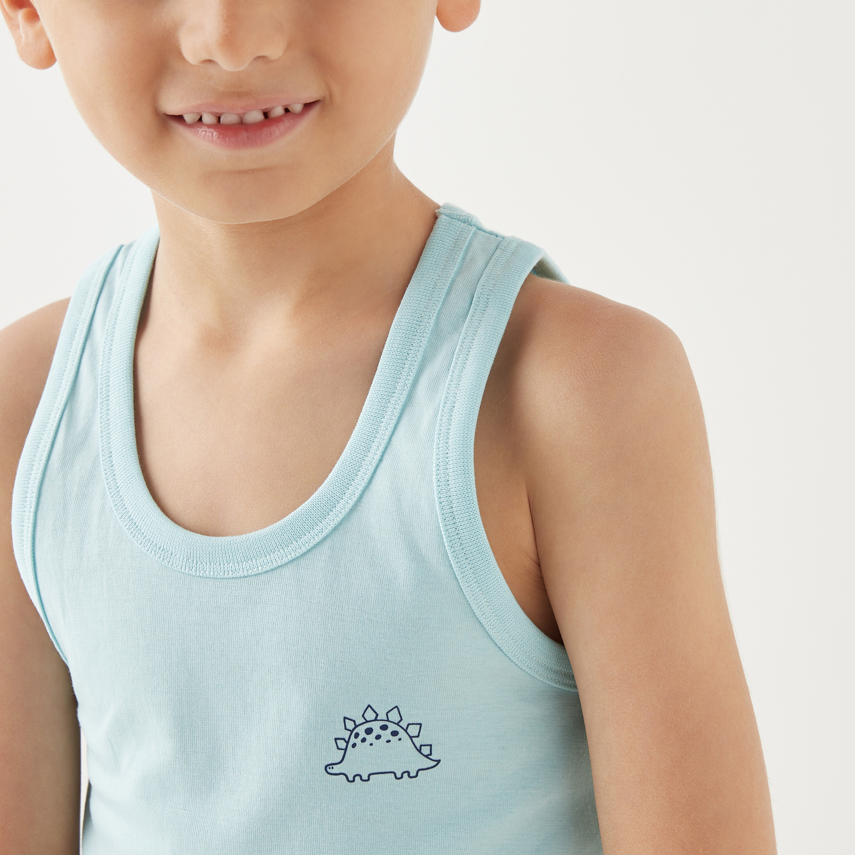 فيست دون أكمام بطبعات ديناصور من جونيورز- طقم من 3 قطع-baby-boys-clothing-innerwear-image-3