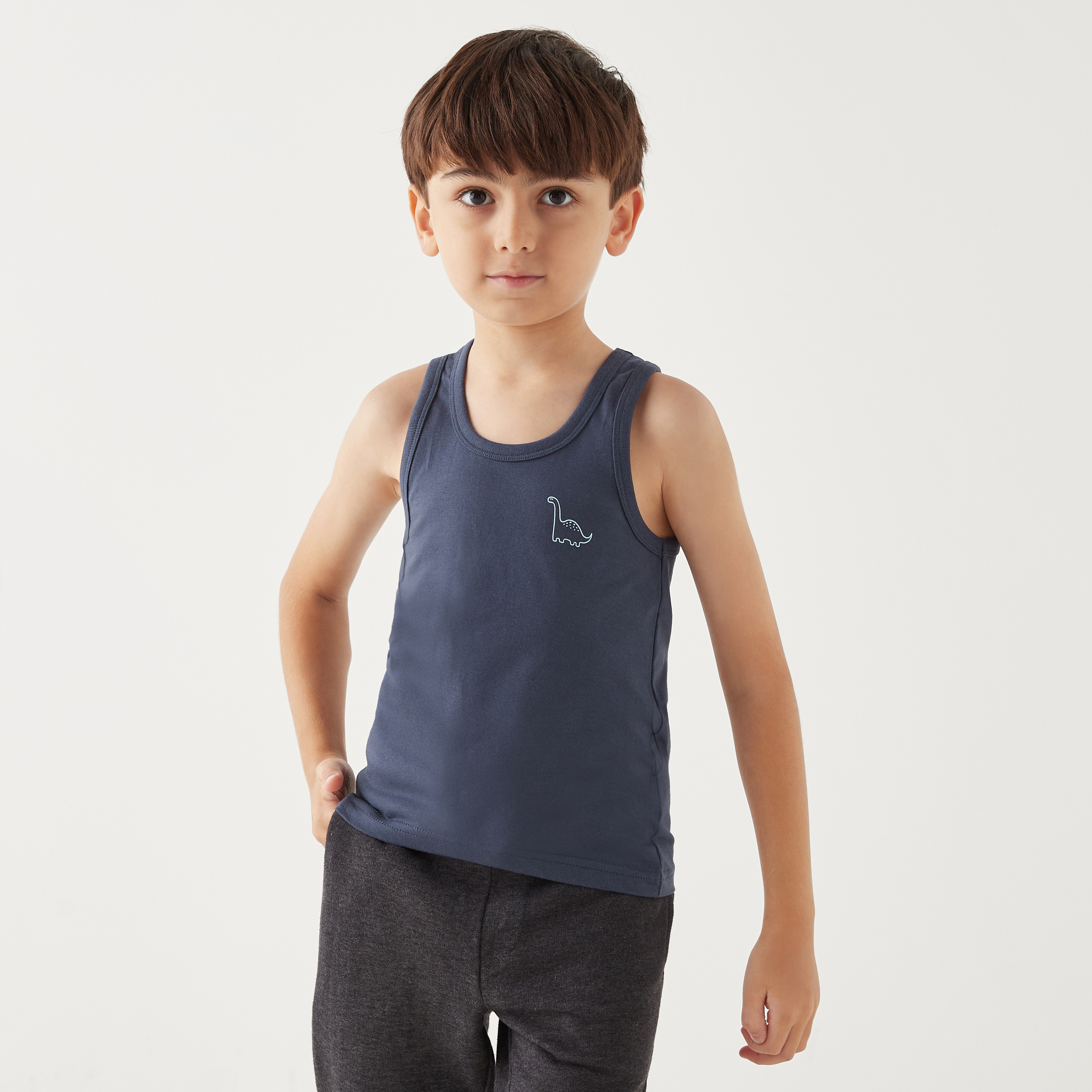 فيست دون أكمام بطبعات ديناصور من جونيورز- طقم من 3 قطع-baby-boys-clothing-innerwear-image-5