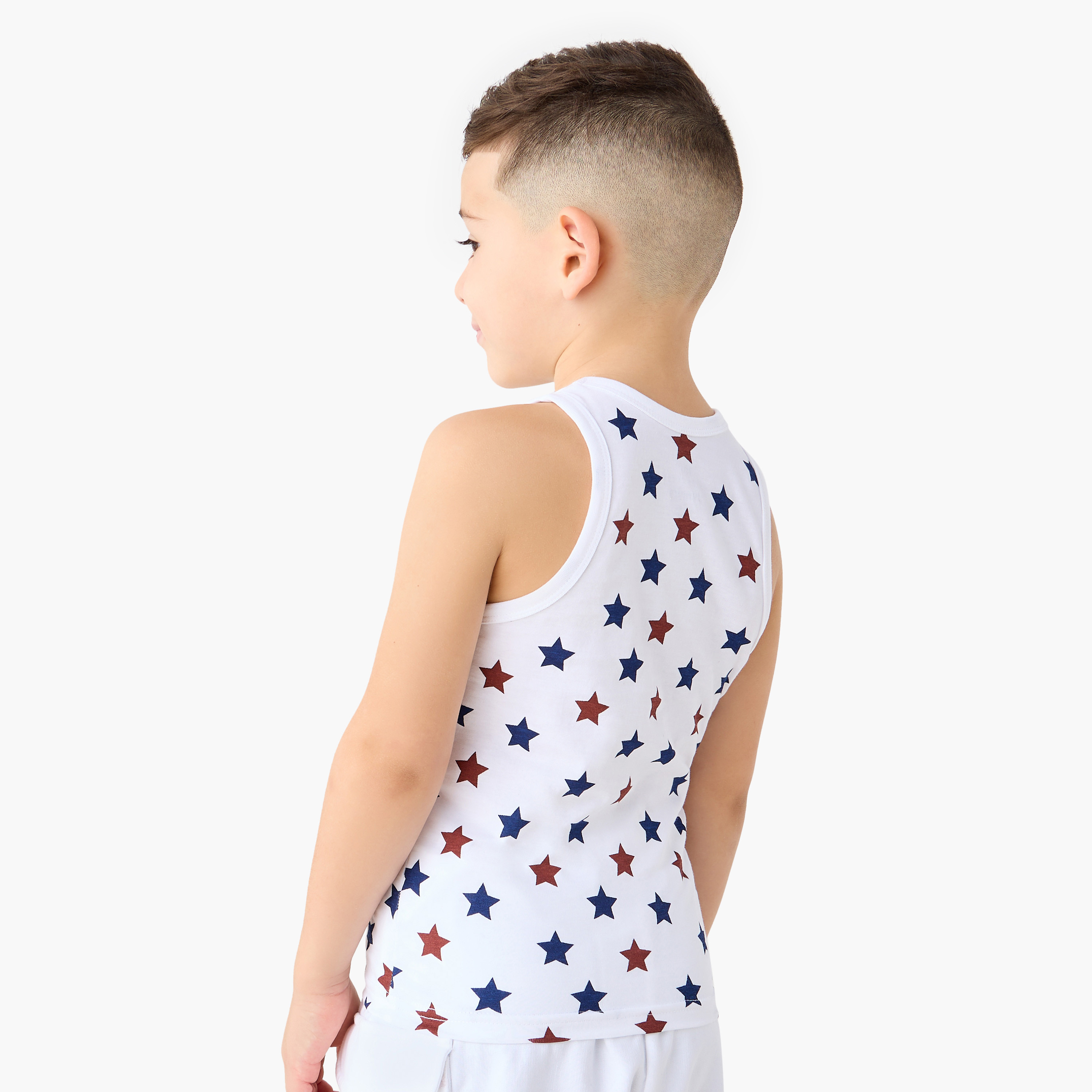 فيست بطبعات نجوم وياقة مستديرة من جونيورز - طقم من 3 قطع-baby-boys-clothing-innerwear-image-4