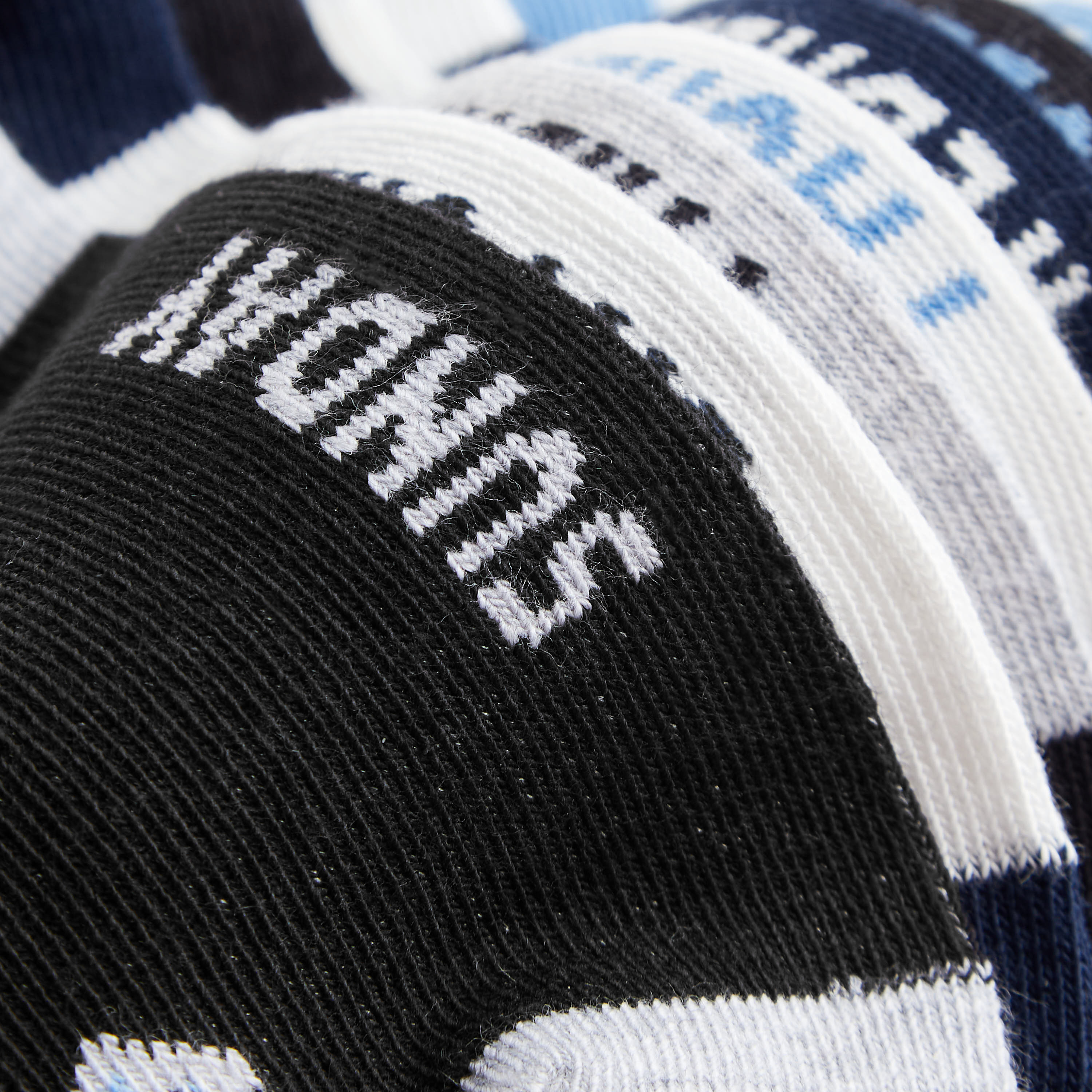 طقم جوارب 7 أزواج بطول الكاحل بطبعات من جونيورز-boys-accessories-socks-image-4