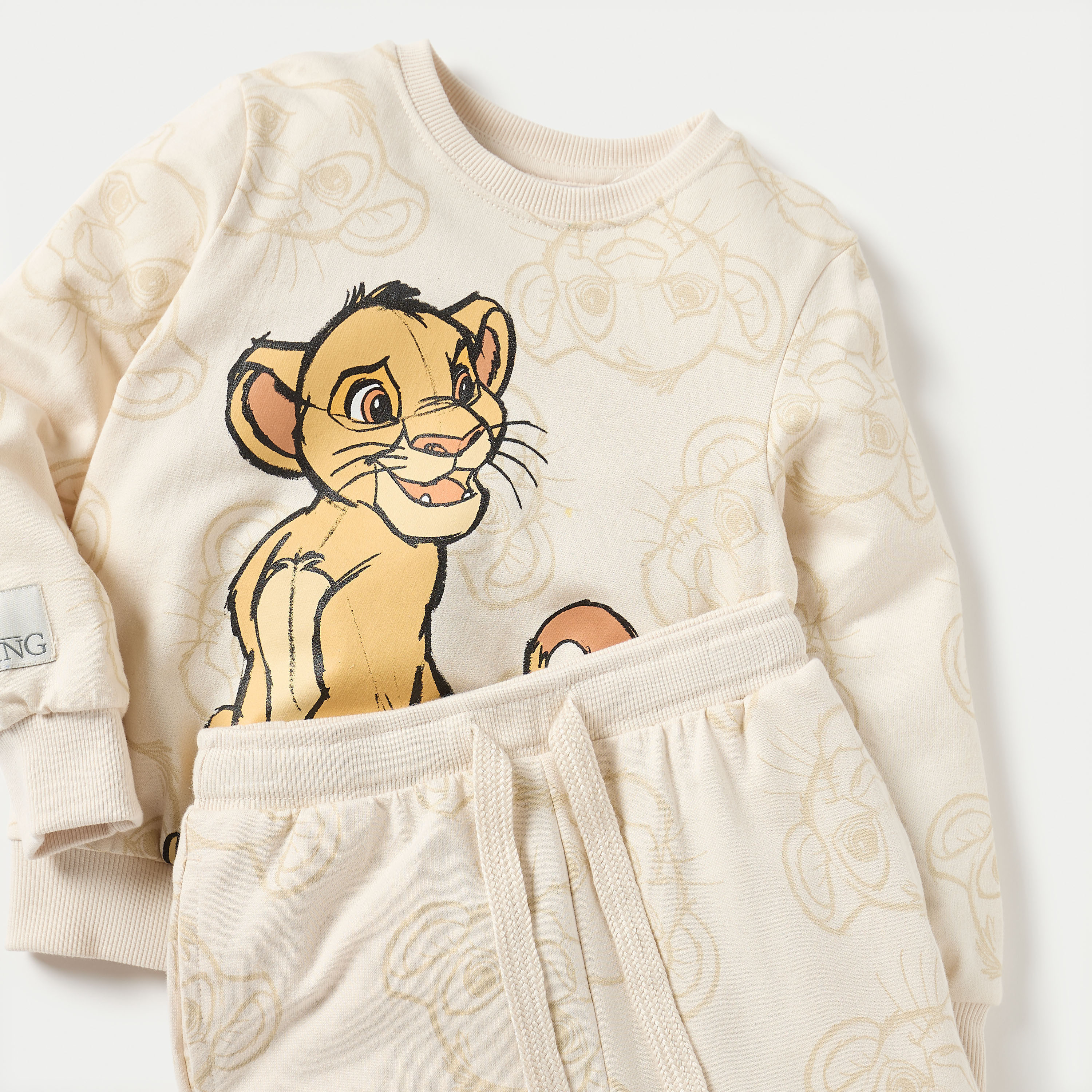 طقم بنطلون رياضي وسويت شيرت بطبعات ليون كينج من ديزني-boys-clothing-nightwear-image-2