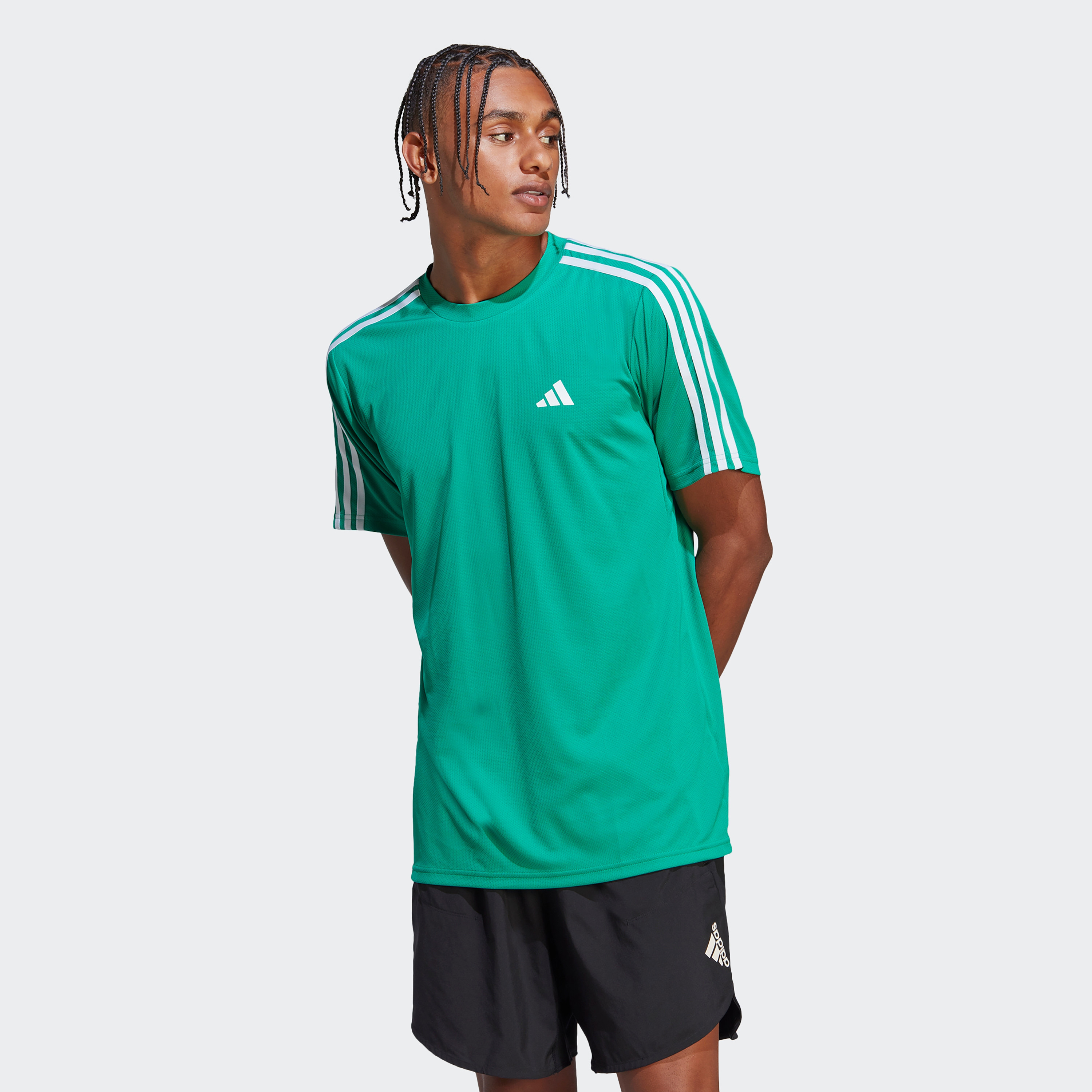  تي شيرت ايسينشالز للتدريب للرجال من اديداس مزين بثلاثة خطوط-men-clothing-sportswearandactivewear-tshirtsandpolos-image-1