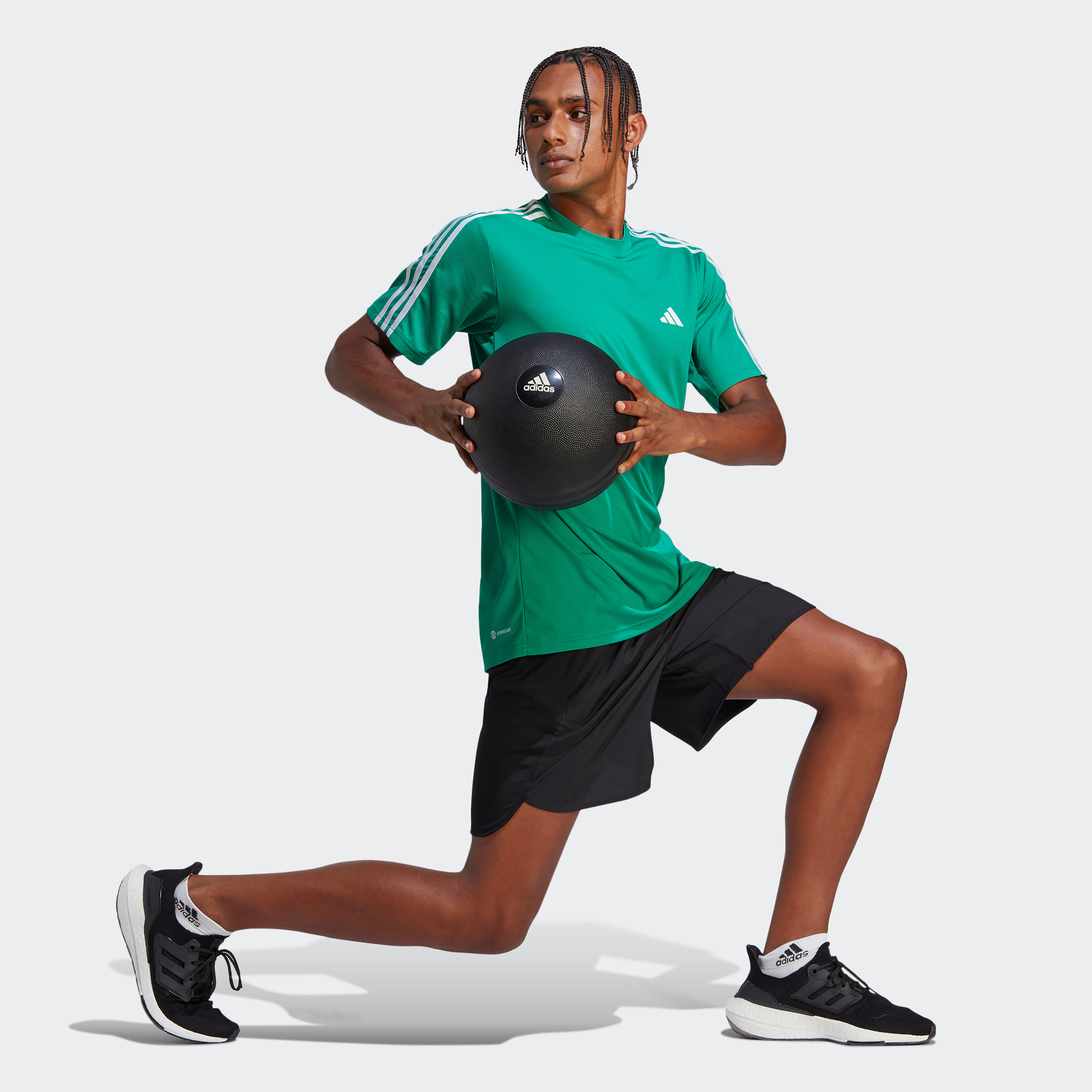  تي شيرت ايسينشالز للتدريب للرجال من اديداس مزين بثلاثة خطوط-men-clothing-sportswearandactivewear-tshirtsandpolos-image-2